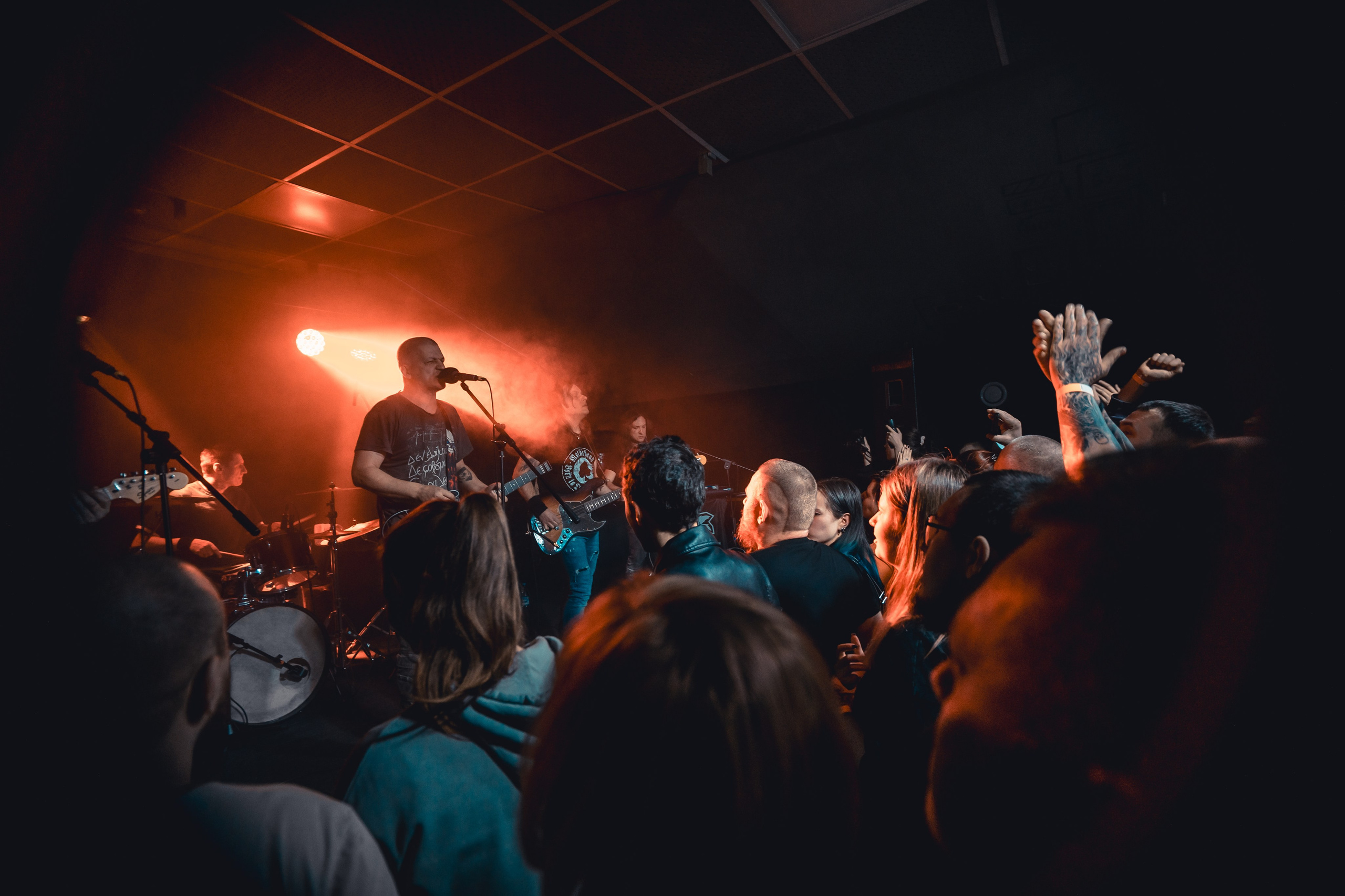 Потомучто. Красноярск, 28.02.2025, бар 64/6. Фотограф Регина Крикунова г. Красноярск