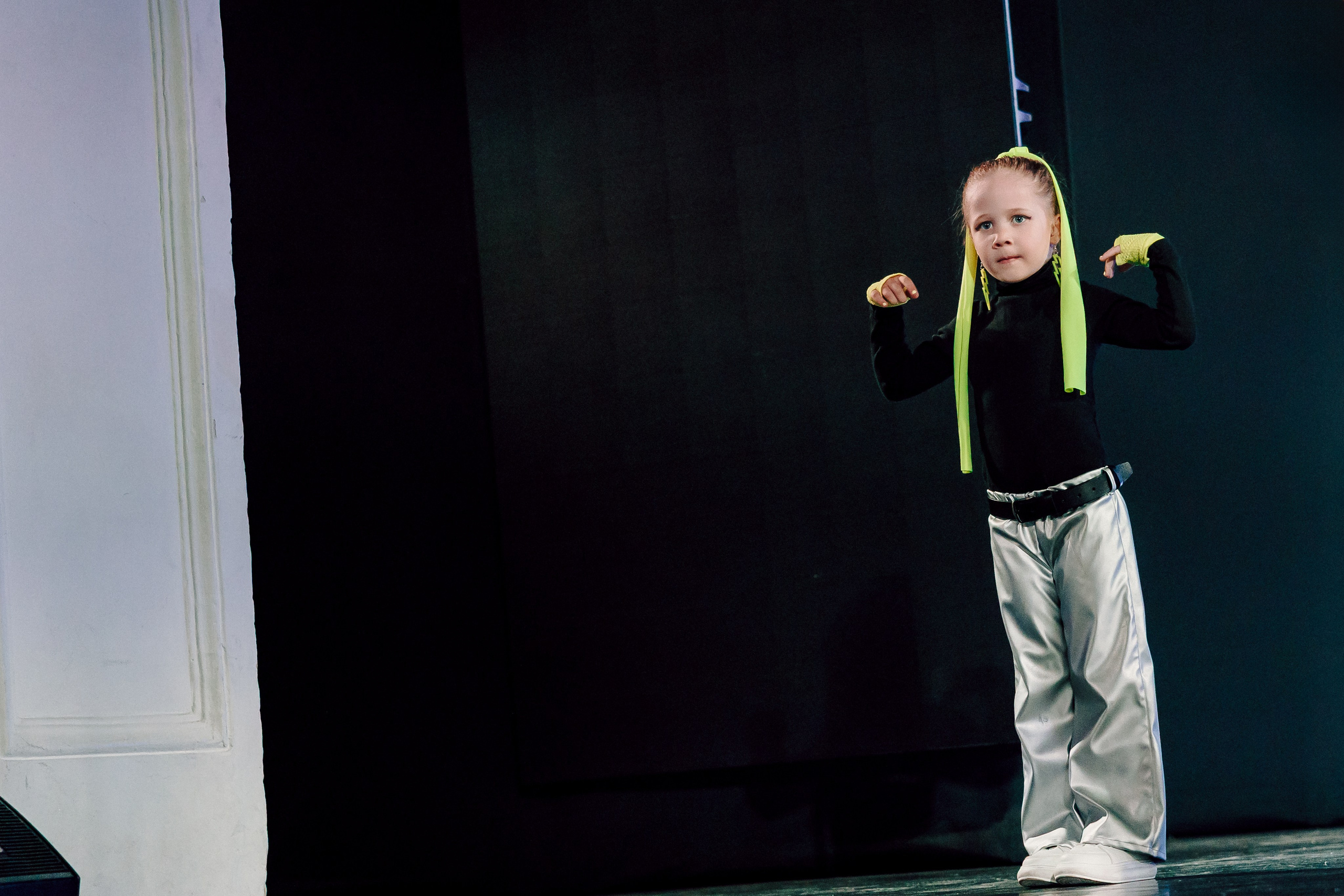 Отчётный концерт танцевальной школы «Red Rabbits» 2025. Лёшка Варзегов — фотограф