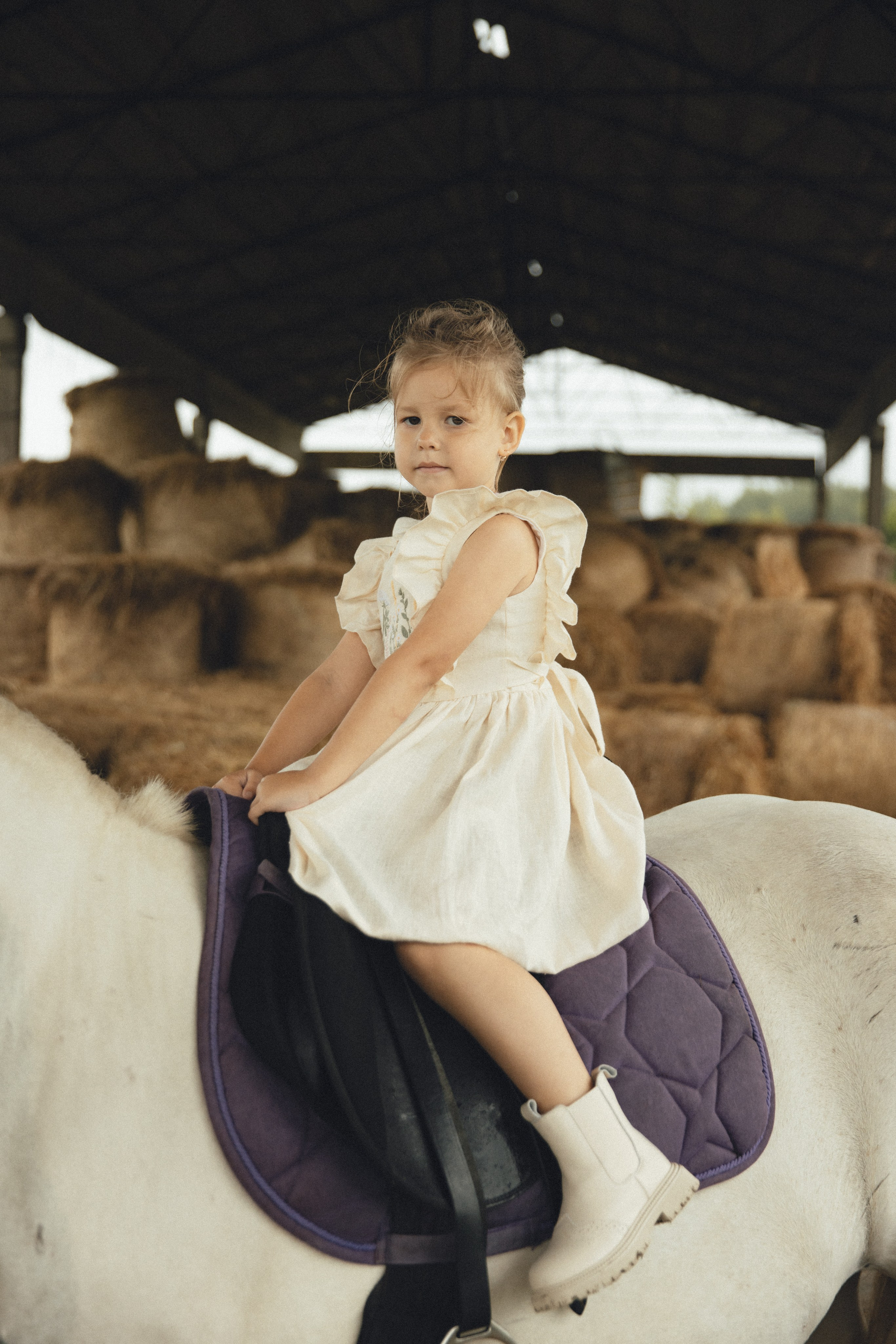 Семья в Конюшне. Фотограф Калининград Илья Миллер
