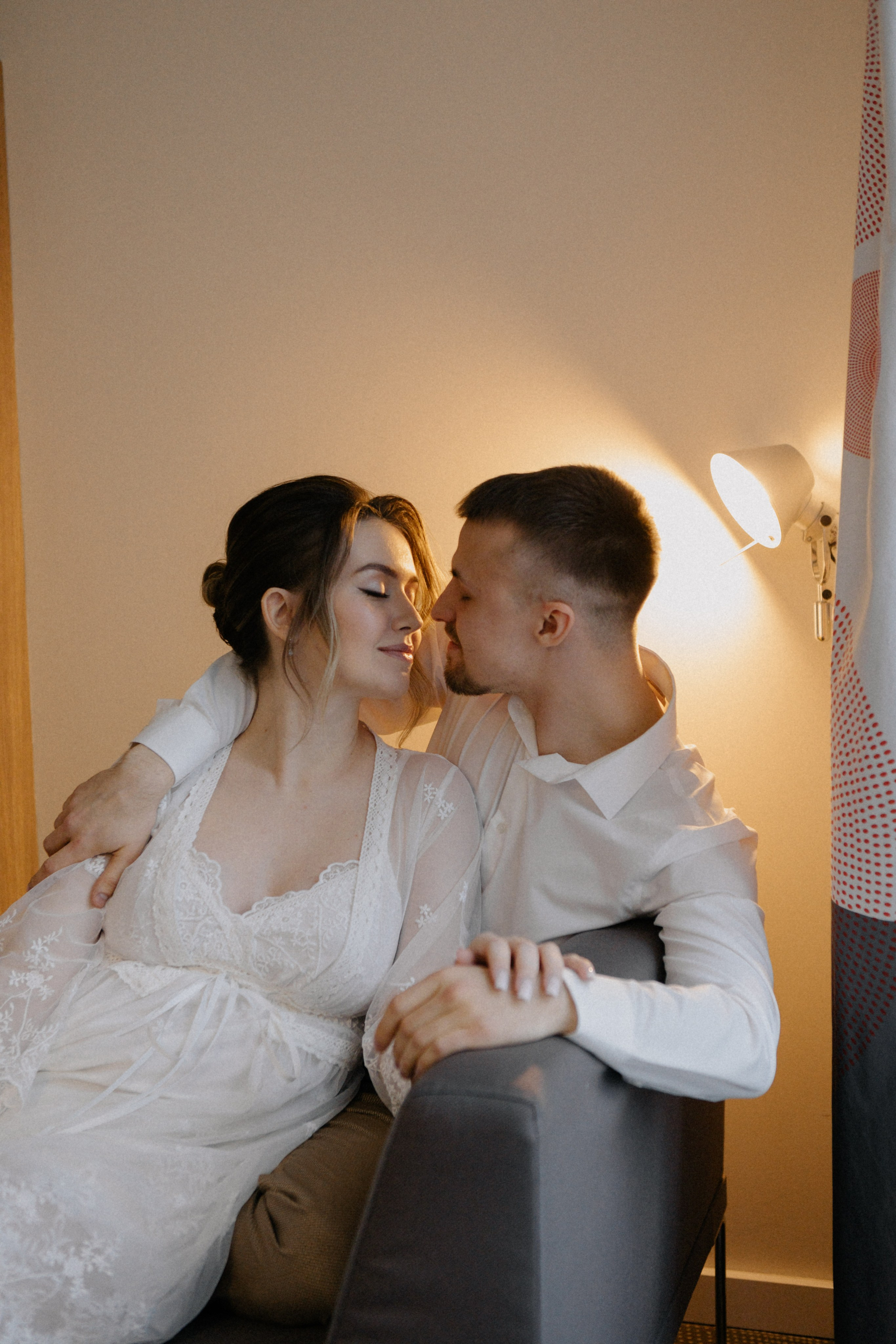 Ксюша и Илья. Утро в отеле роспись в Birds. Свадебный и портретный фотограф в Москве Анастасия Масюк