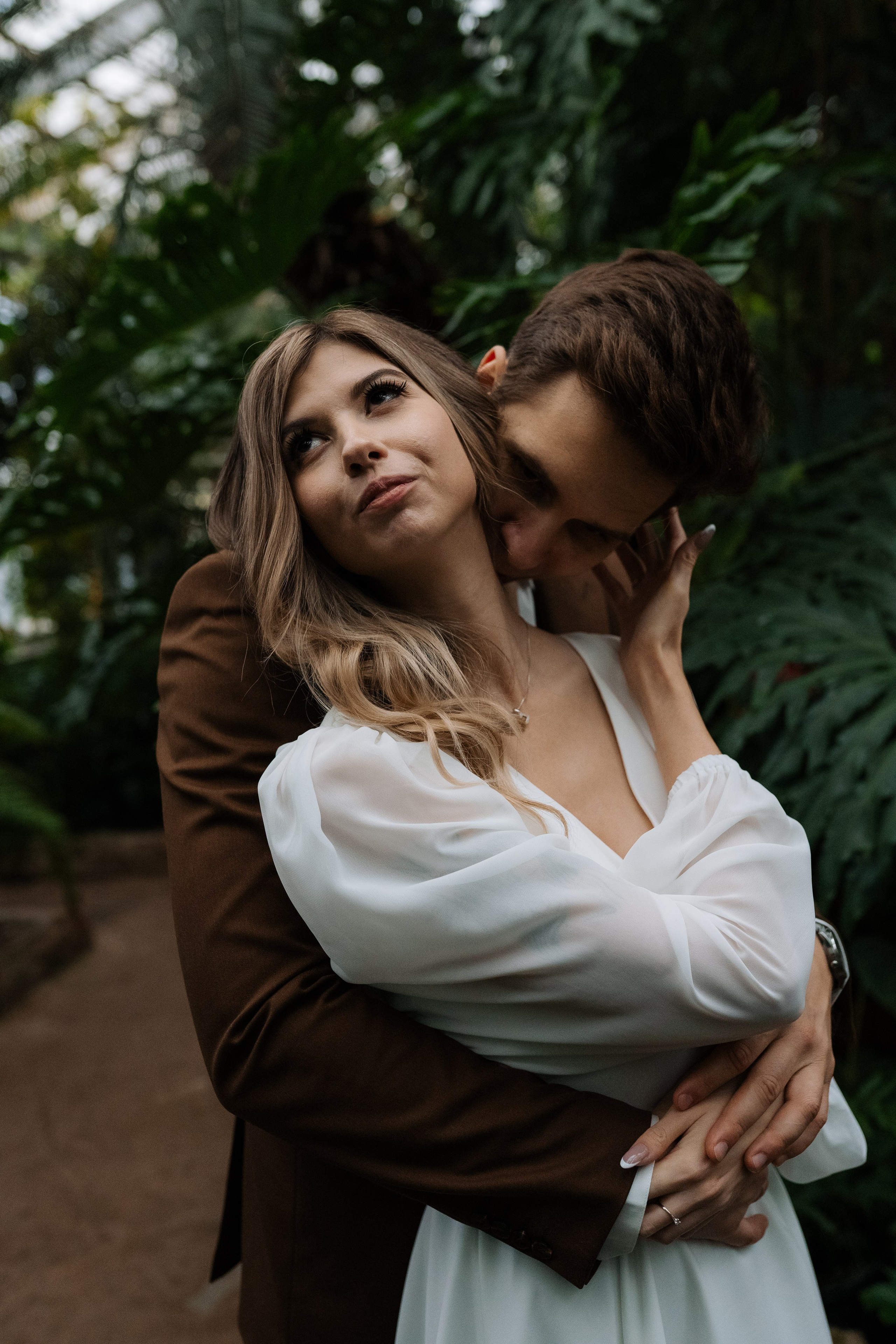 Свадебная фотосессия в оранжерее, Москва. Свадебный фотограф в Москве Анна Полушина