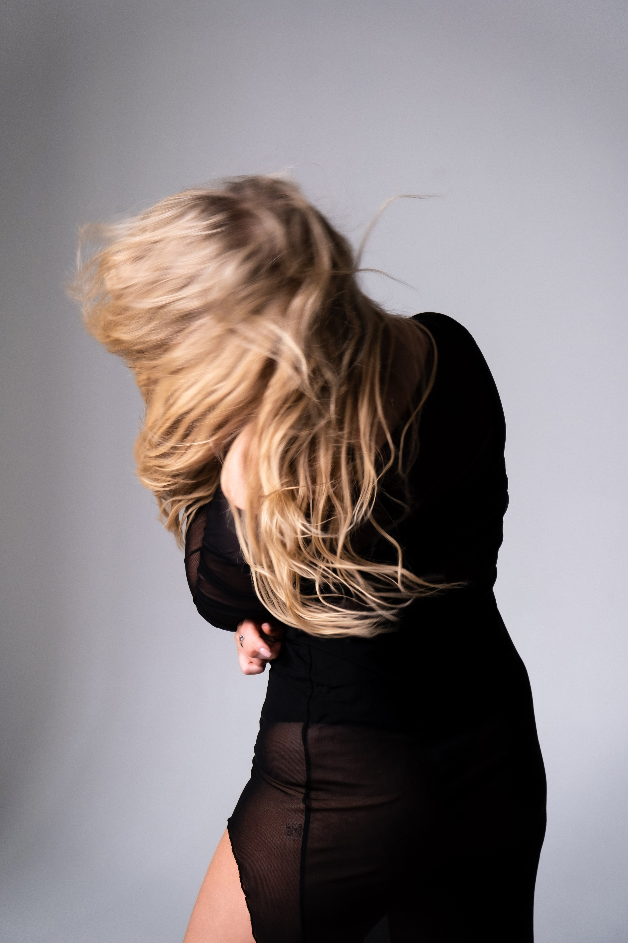 Фотосессия девушки Plus Size в фотостудии Екатеринбурга. Свадебный фотограф в Екатеринбурге — заказ профессиональной фотосесии, все виды фотосъемки