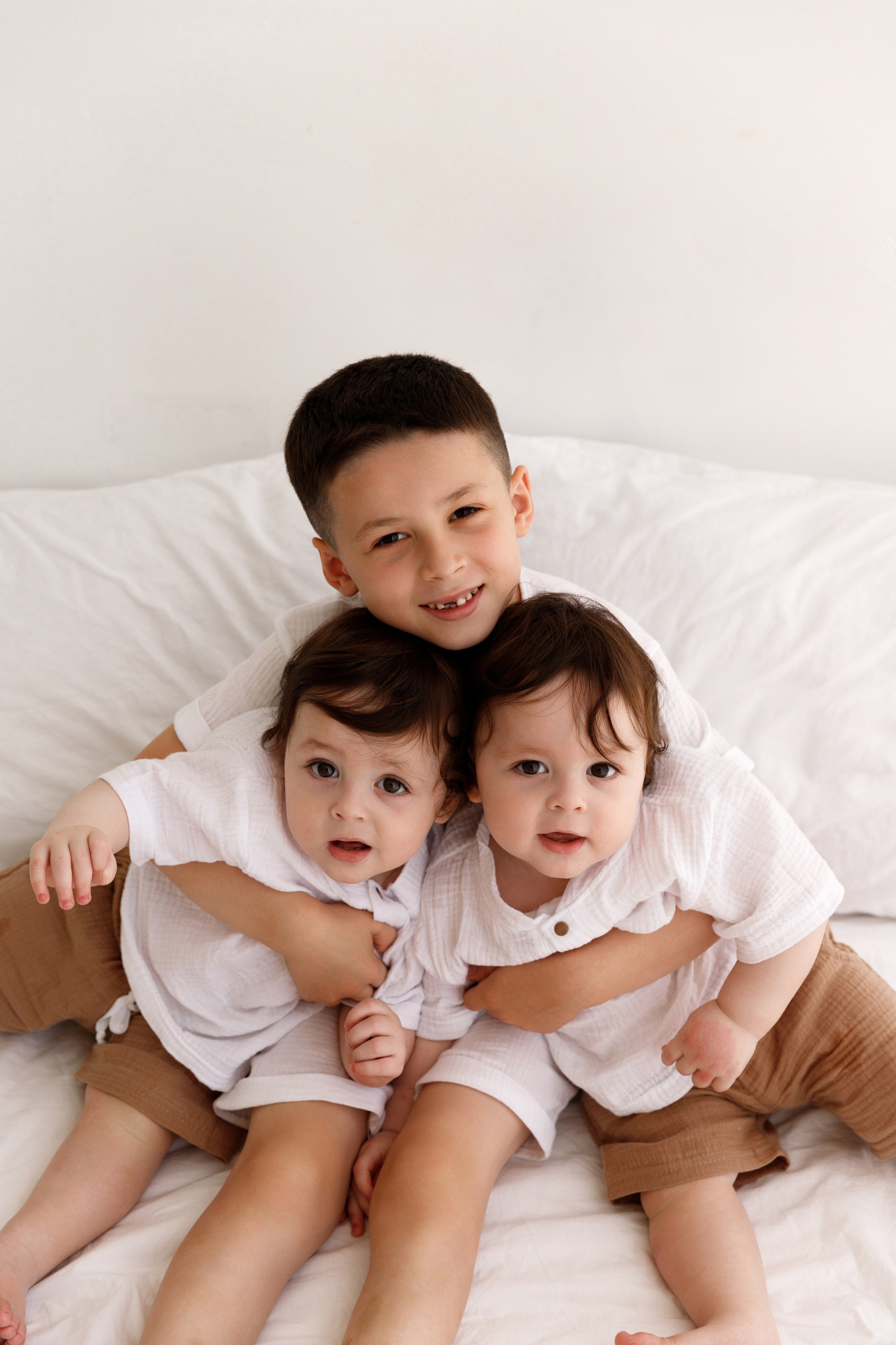 Близнецы Артём и Артур. Фотограф новорожденных Славянск-на-Кубани Куцевольская Екатерина