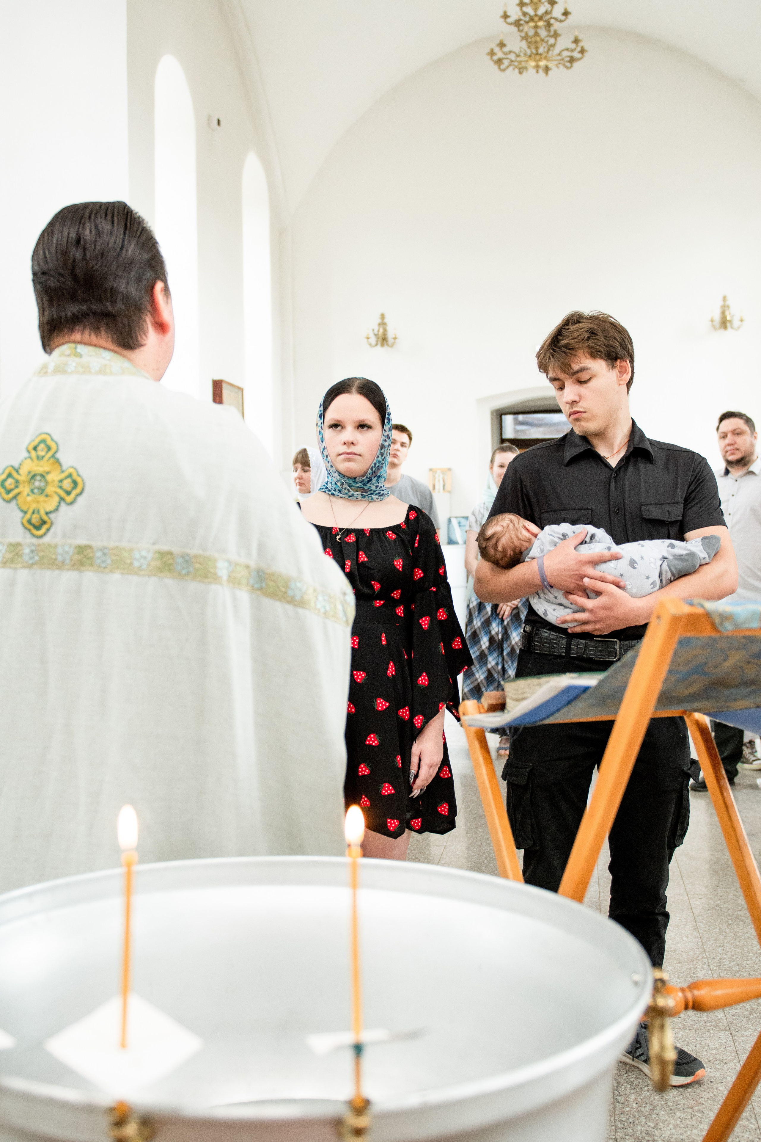 Таинство крещения. Семейный фотограф в Озёрах и Коломне