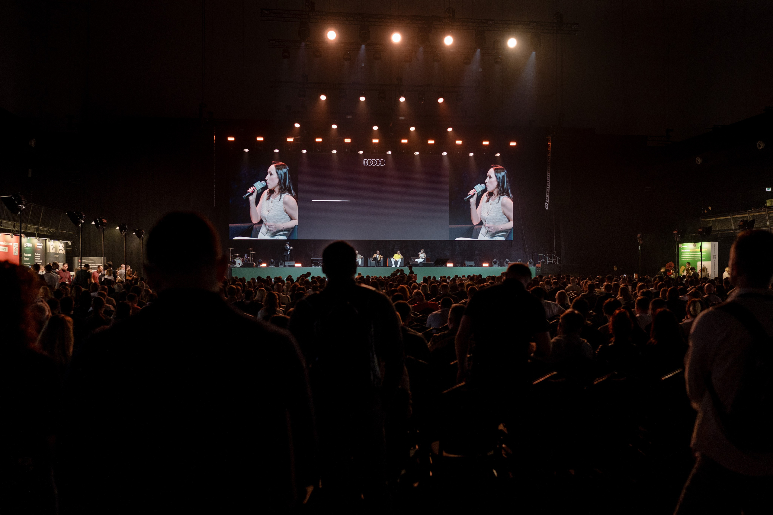 Конференция ОСНОВАТЕЛИ ЛАЙФ в MTS LIVE HALL. Репортажный фотограф в Москве Саша Дружинина