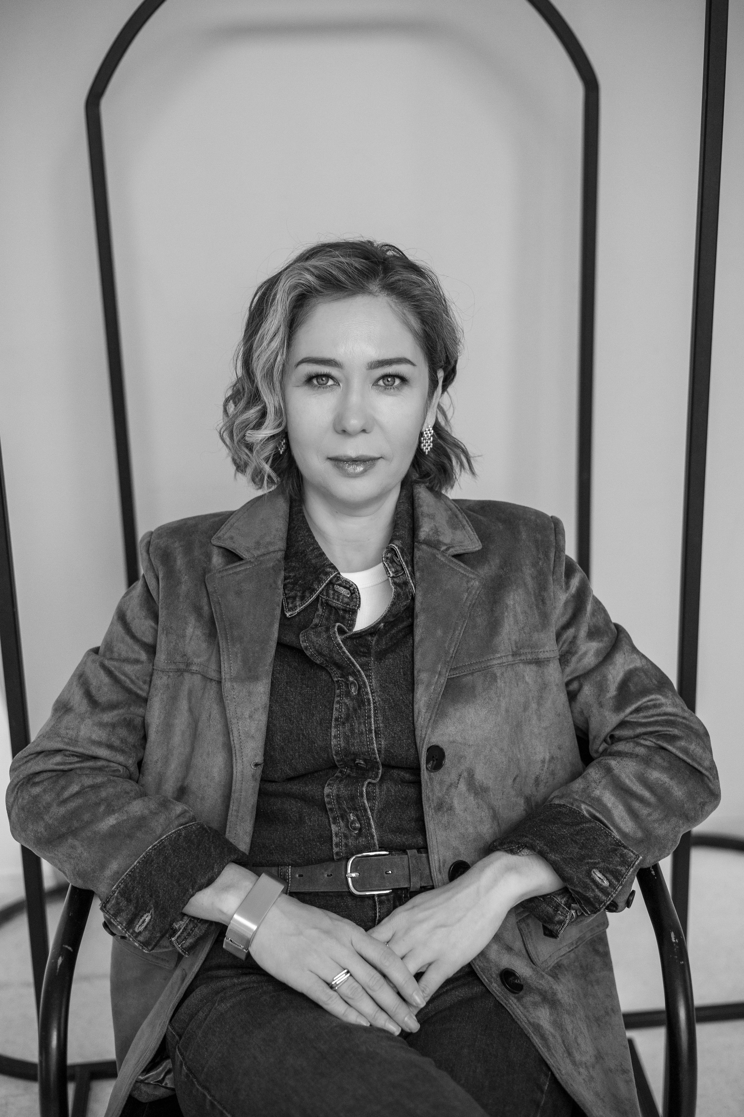 Юлия и Данила. «Пять граней силы». Семейная фотосессия мама и взрослый сын. Психолог, фотограф Мария Черницкая