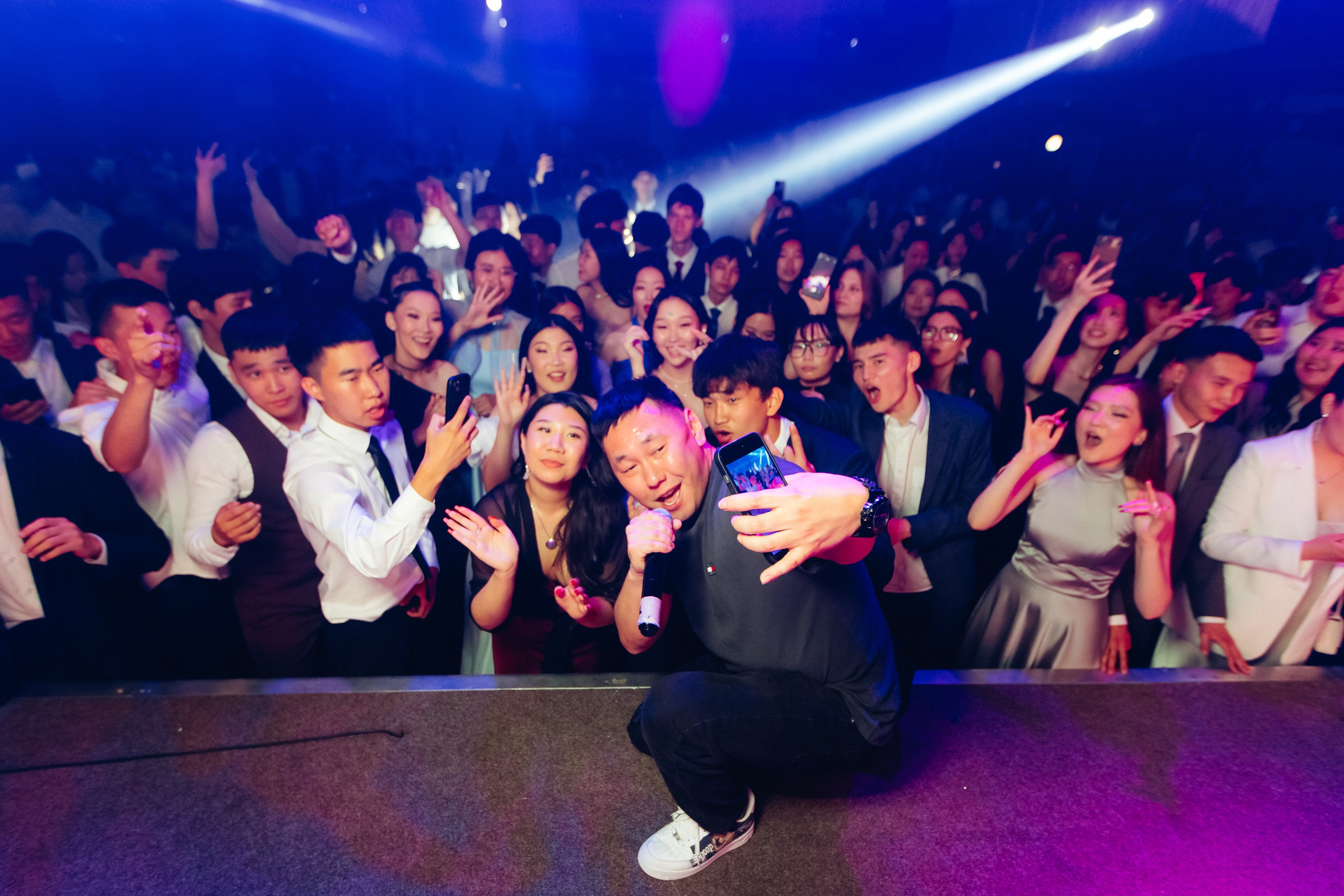 Выпускной вечер. 49 школа. Баран на корове. Свадебный и семейный фотограф в Улан-Удэ