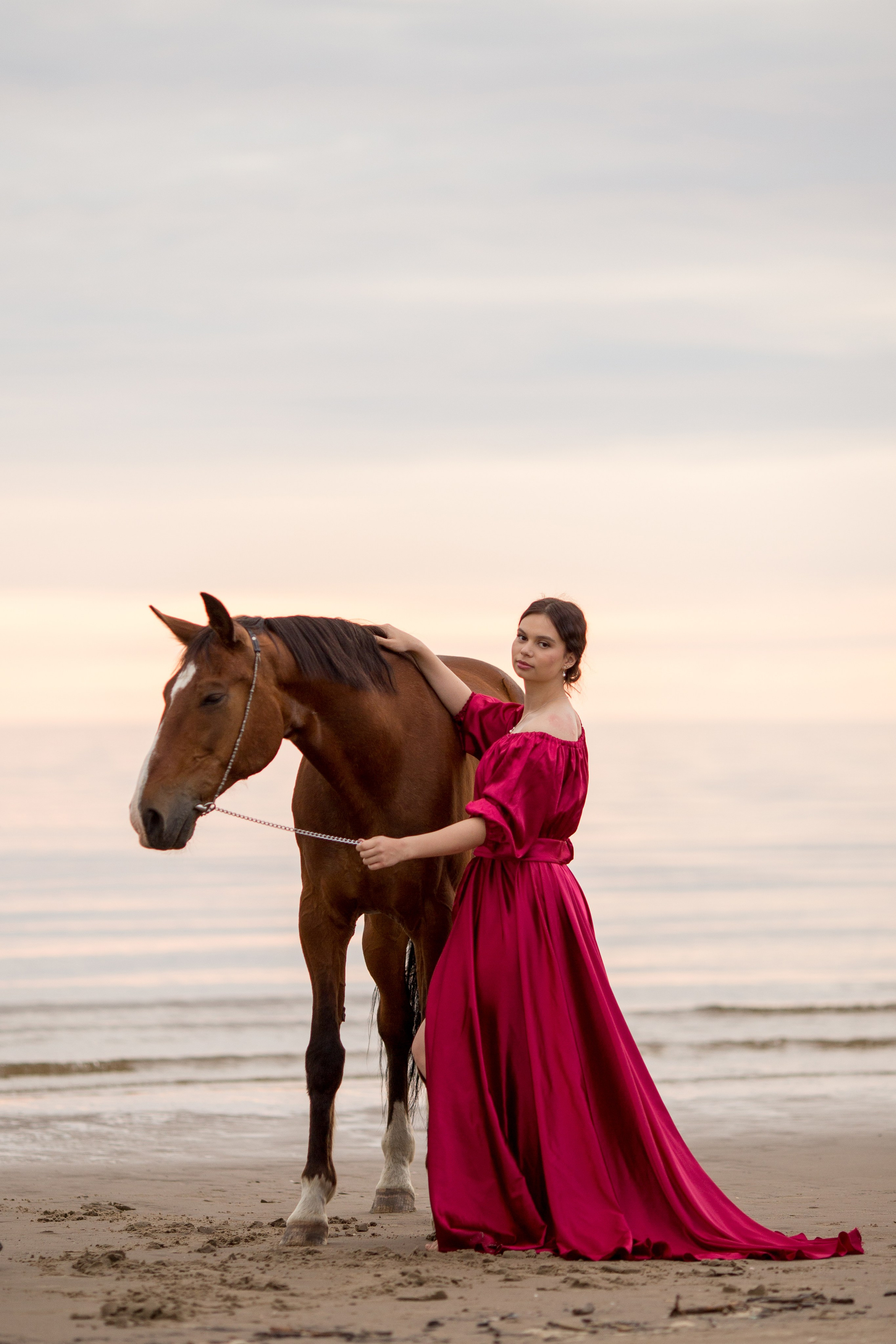 Фотосессия с лошадью на закате у моря