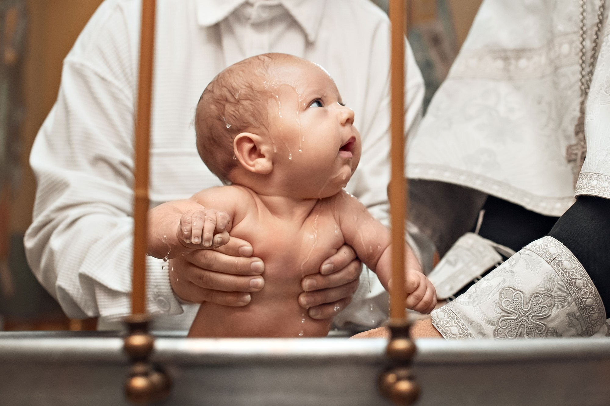 Фотографии момента погружения в купель (Таинство крещения). Moscow_CPC