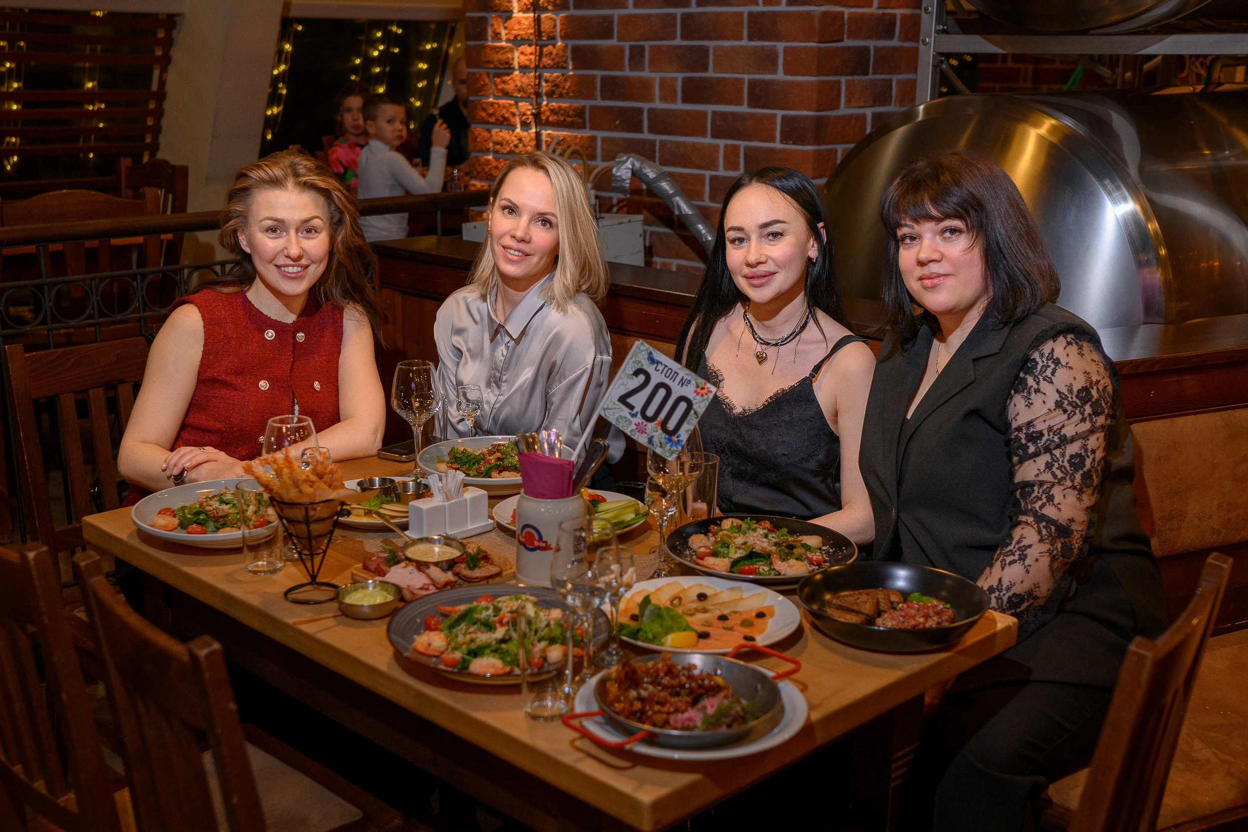 8Марта_МаксБрой. Фотограф Александр Данилов