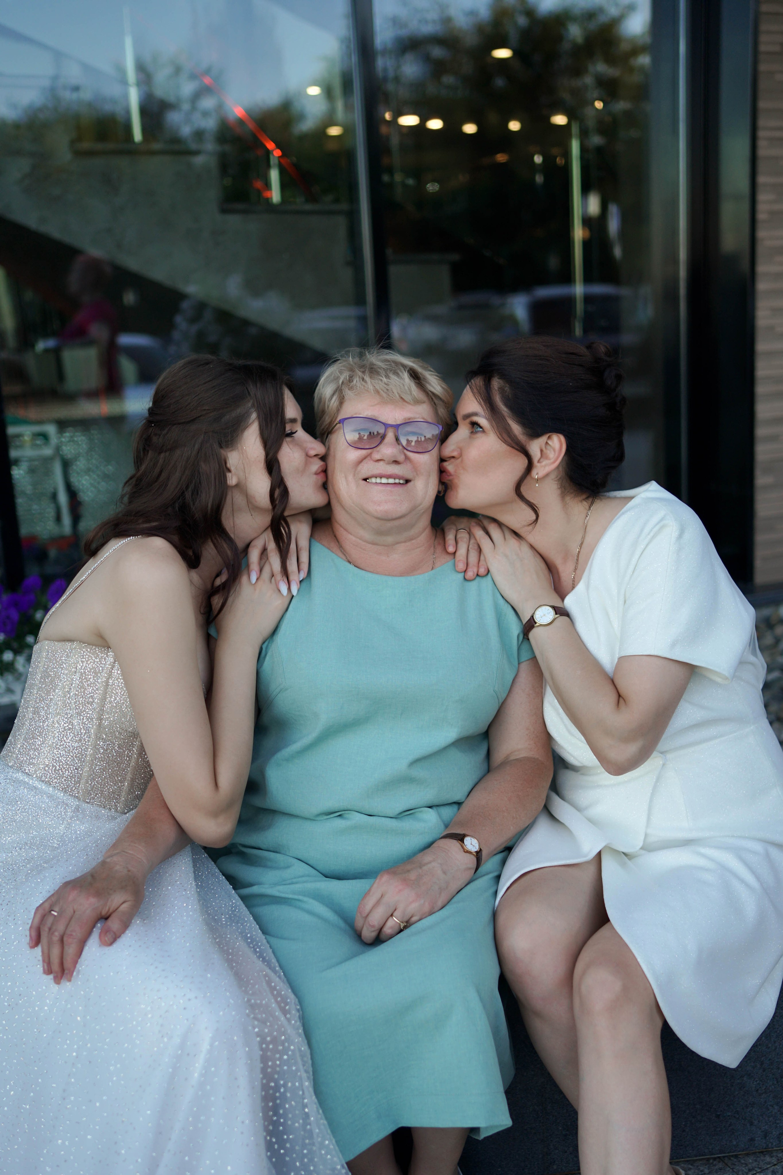 Яна и Никита: сборы в отеле, регистрация и банкет. Фотограф в Иркутске