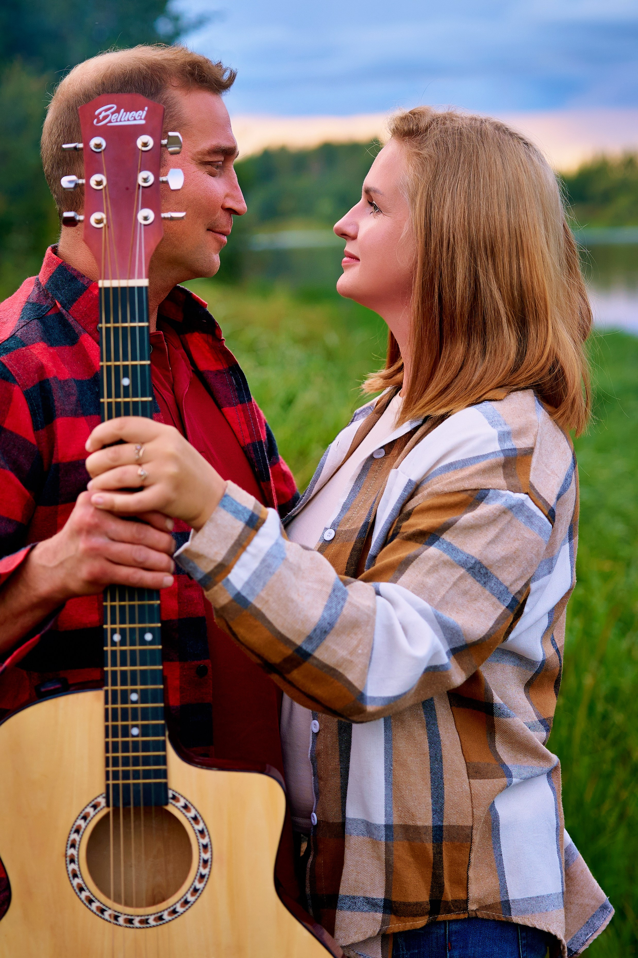 Лав-стори. У костра. Алексей и Евгения. Фотограф Люся Воробьева