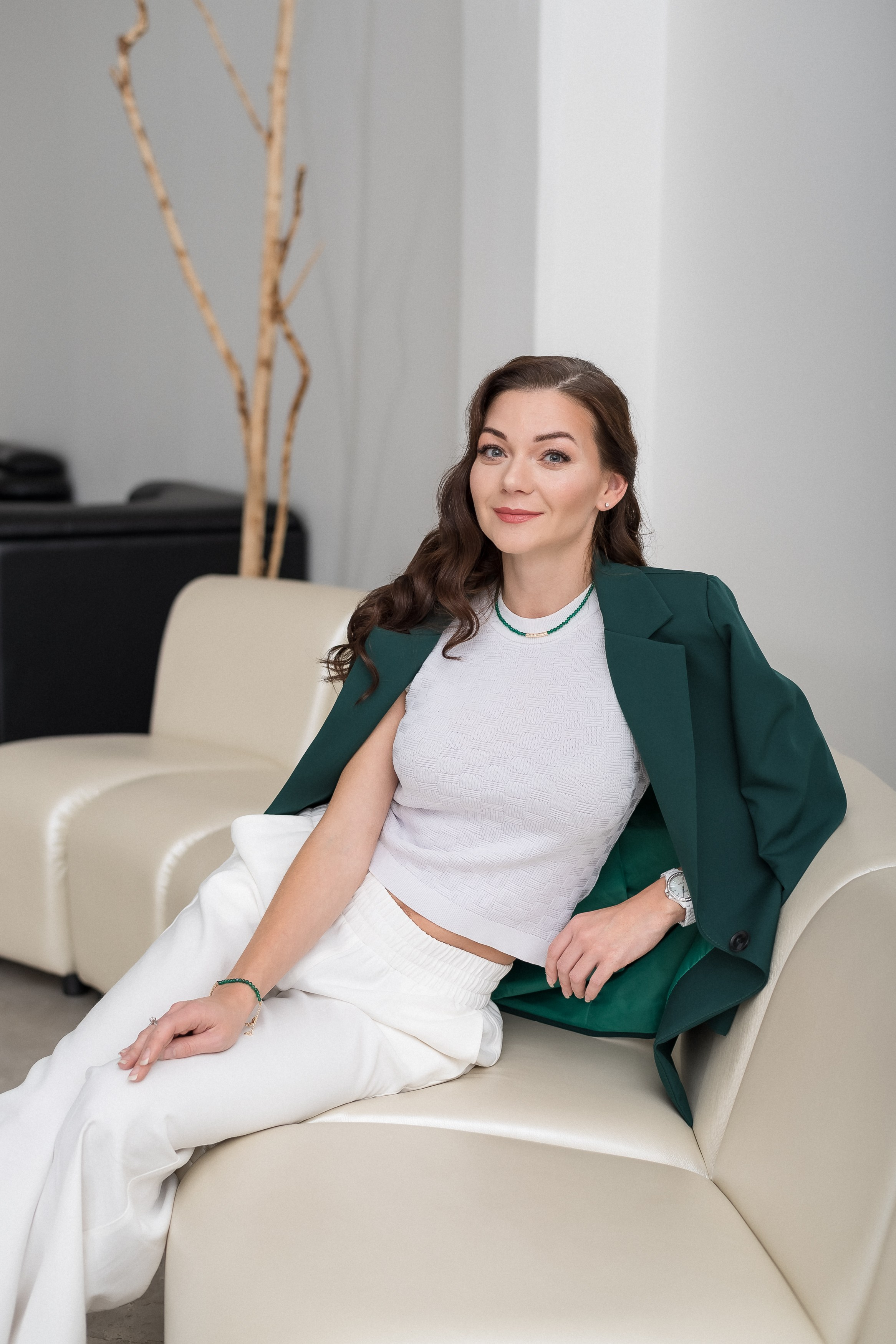 В светлой минималистичной студии. КОНТЕНТ |БРЕНД фотограф Санкт-Петербург — Жанна Олтаржевская