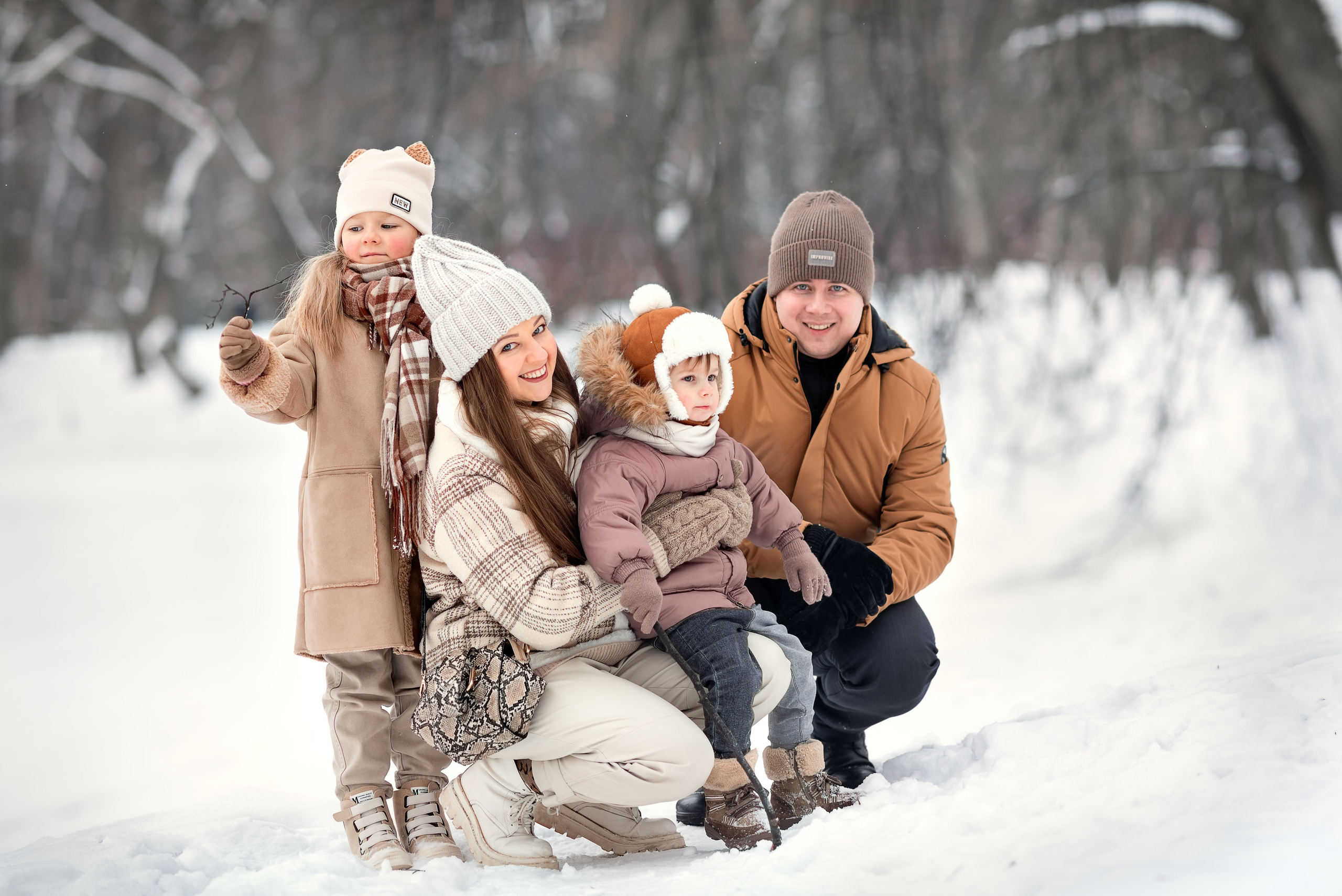 Зимняя семейная фотосессия в парке. Фотограф Юлия Кондратьева