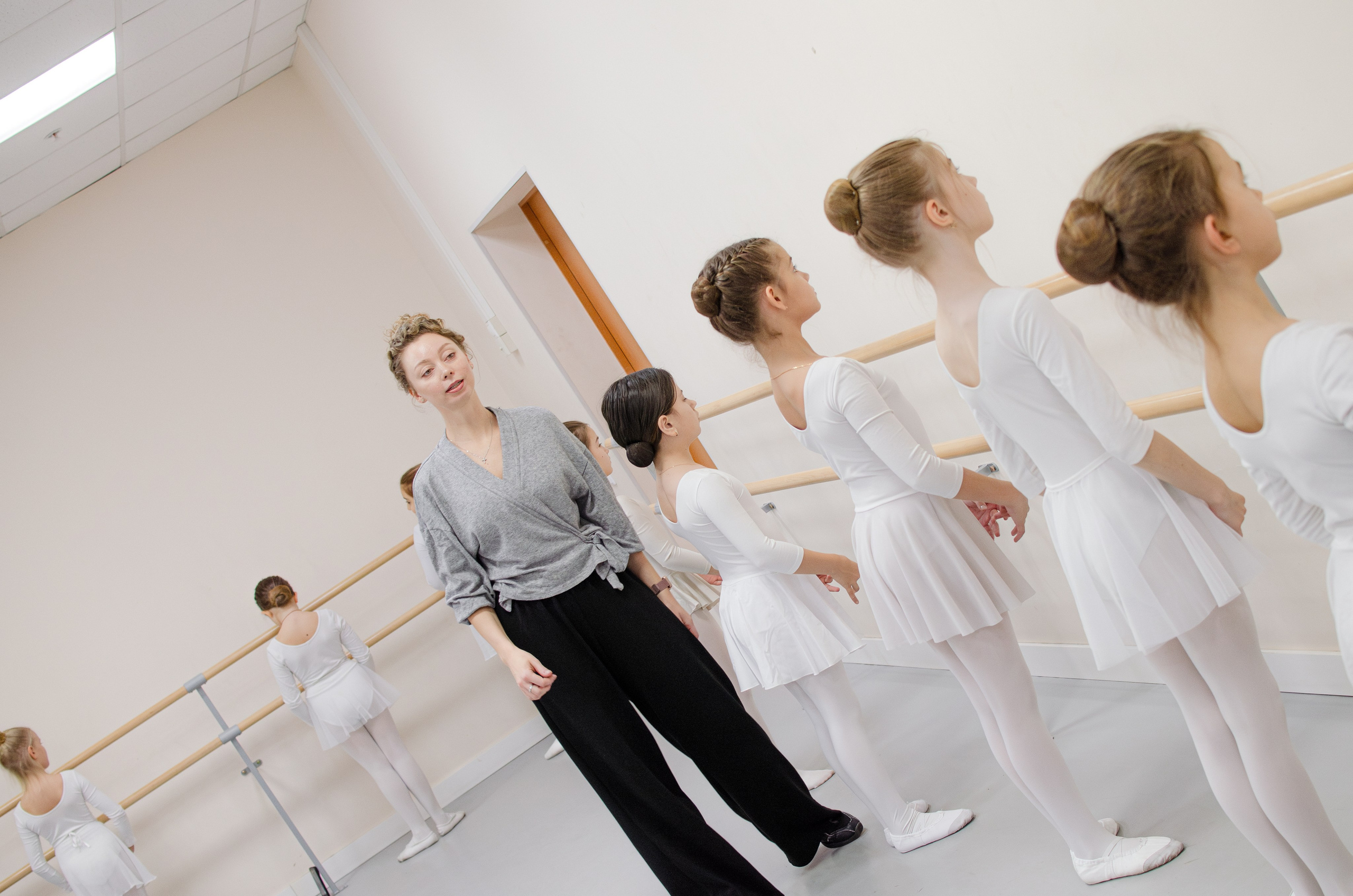 Хореографический коллектив «Русская тройка». Открытый урок младшей группы. Портретный и репортажный фотограф в Санкт-Петербурге Варвара Жукова