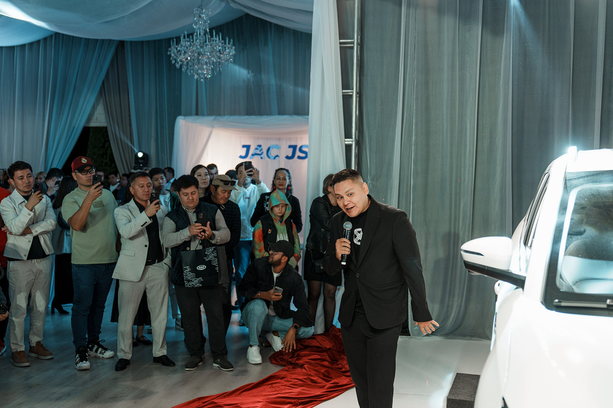 Презентация новой моделей JAC JS8. Фотограф TAULAN_1