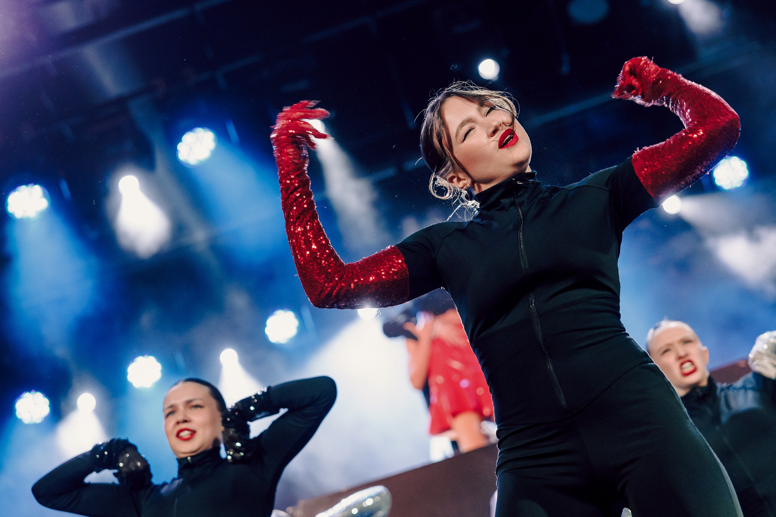 Отчётный концерт танцевальной школы «Red Rabbits» 2025. Лёшка Варзегов — фотограф