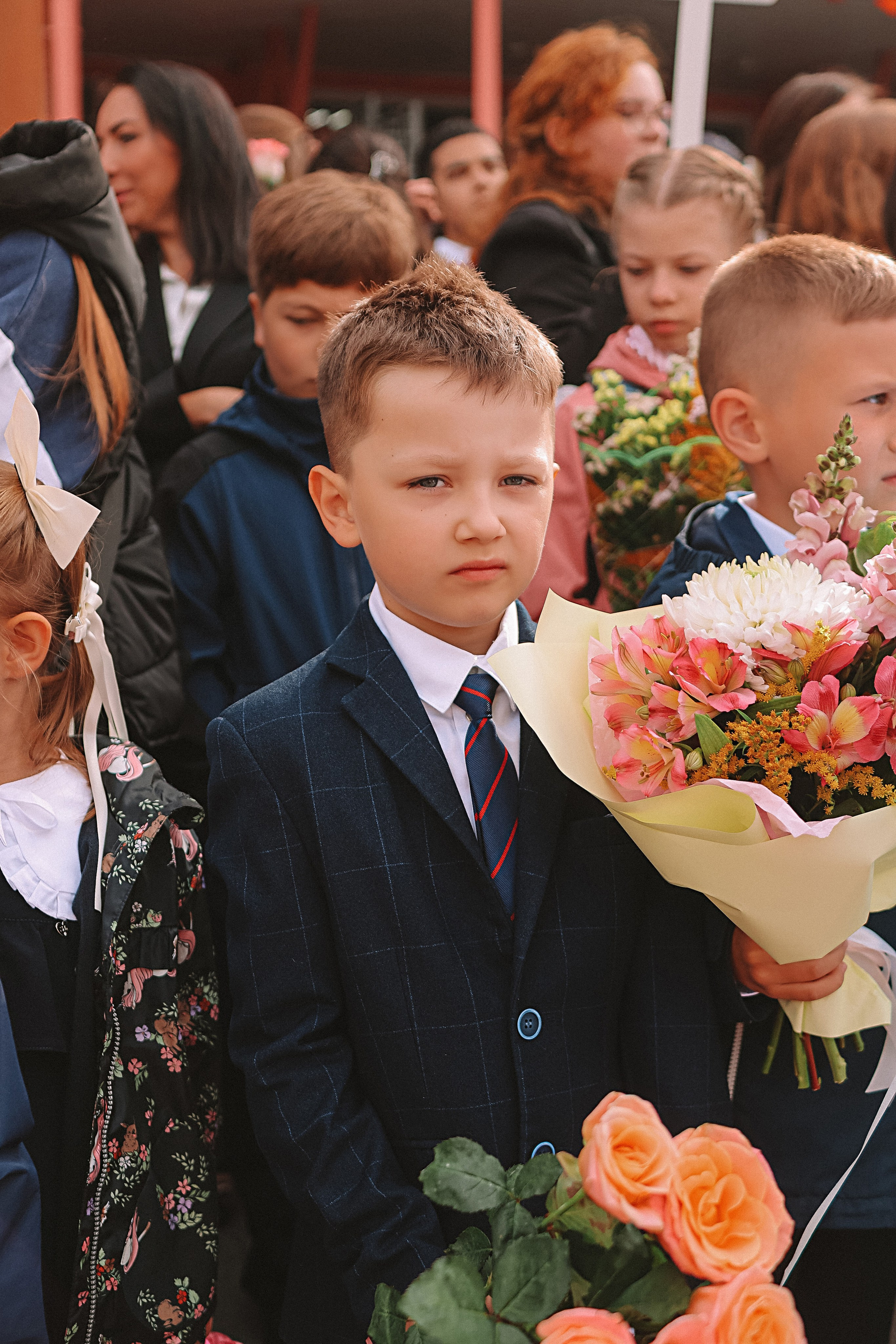 1 сентября линейка+кл час+портреты. Семейный фотограф Тюмень, фотограф на роды Салмина Мария