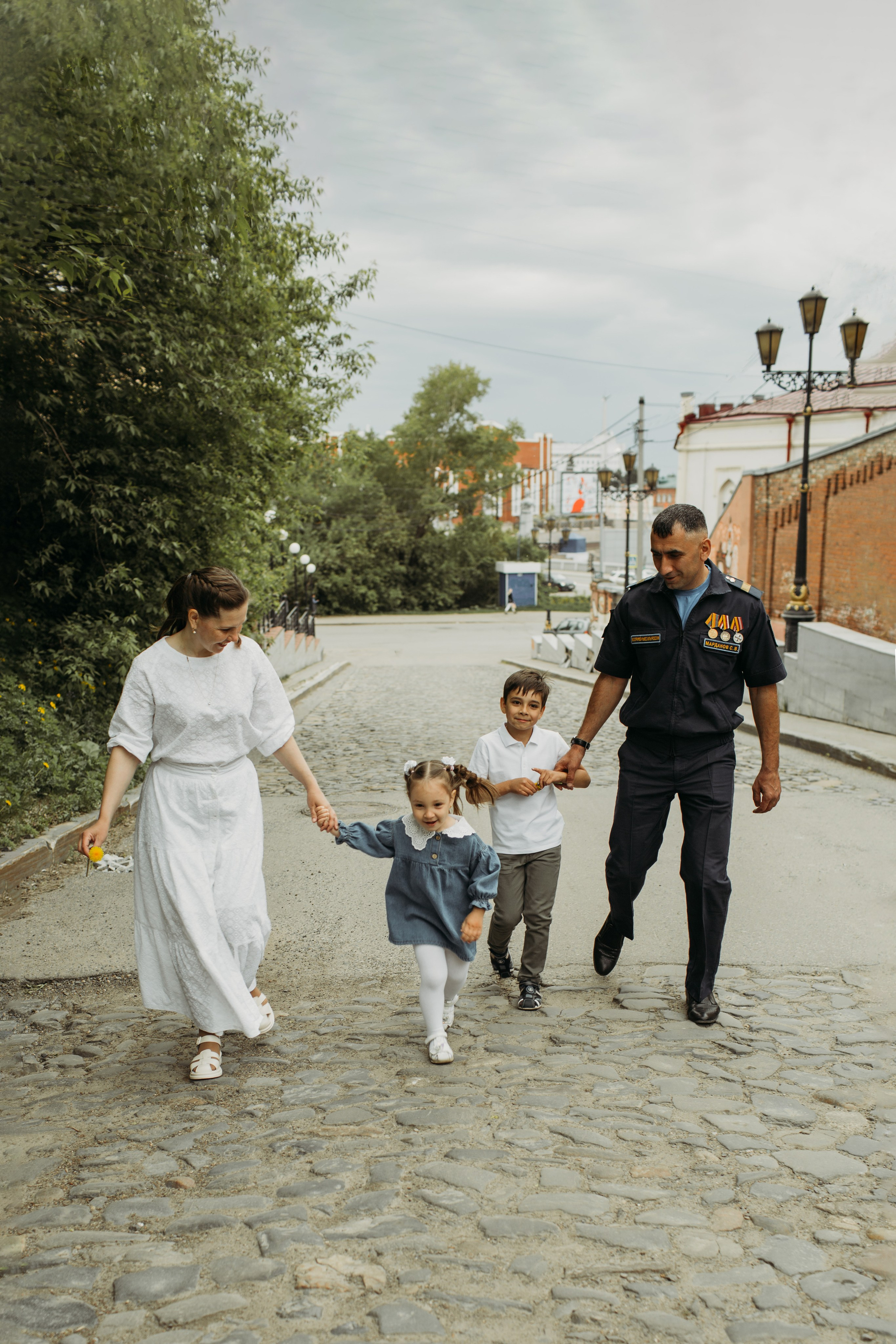 Амина, Малик, Юля, Сахиб. Семейный фотограф Томск