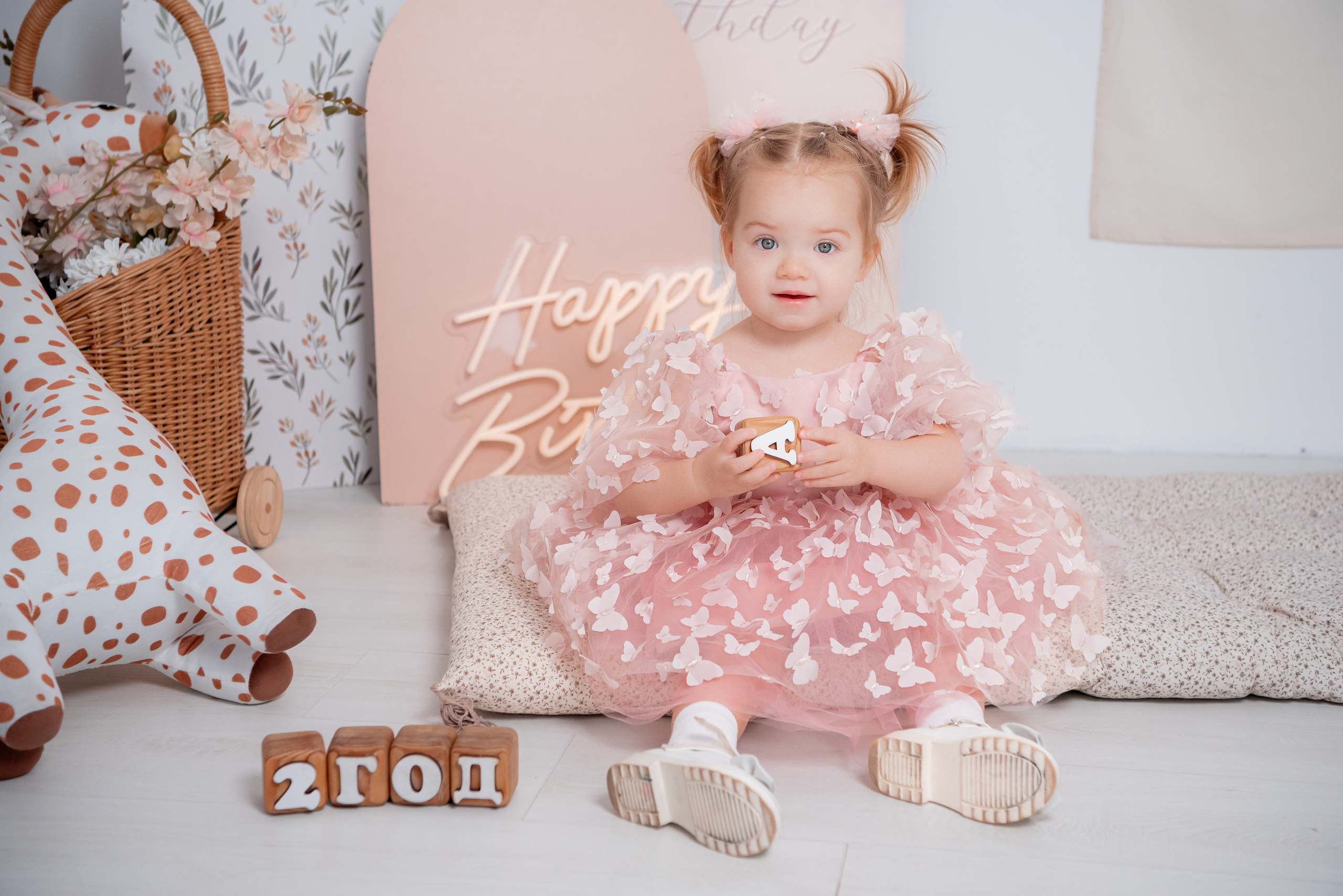 Новогодняя семейная фотосессия. Студия Скандибек. Фотограф в Волгограде и Волжском Александр Горбань