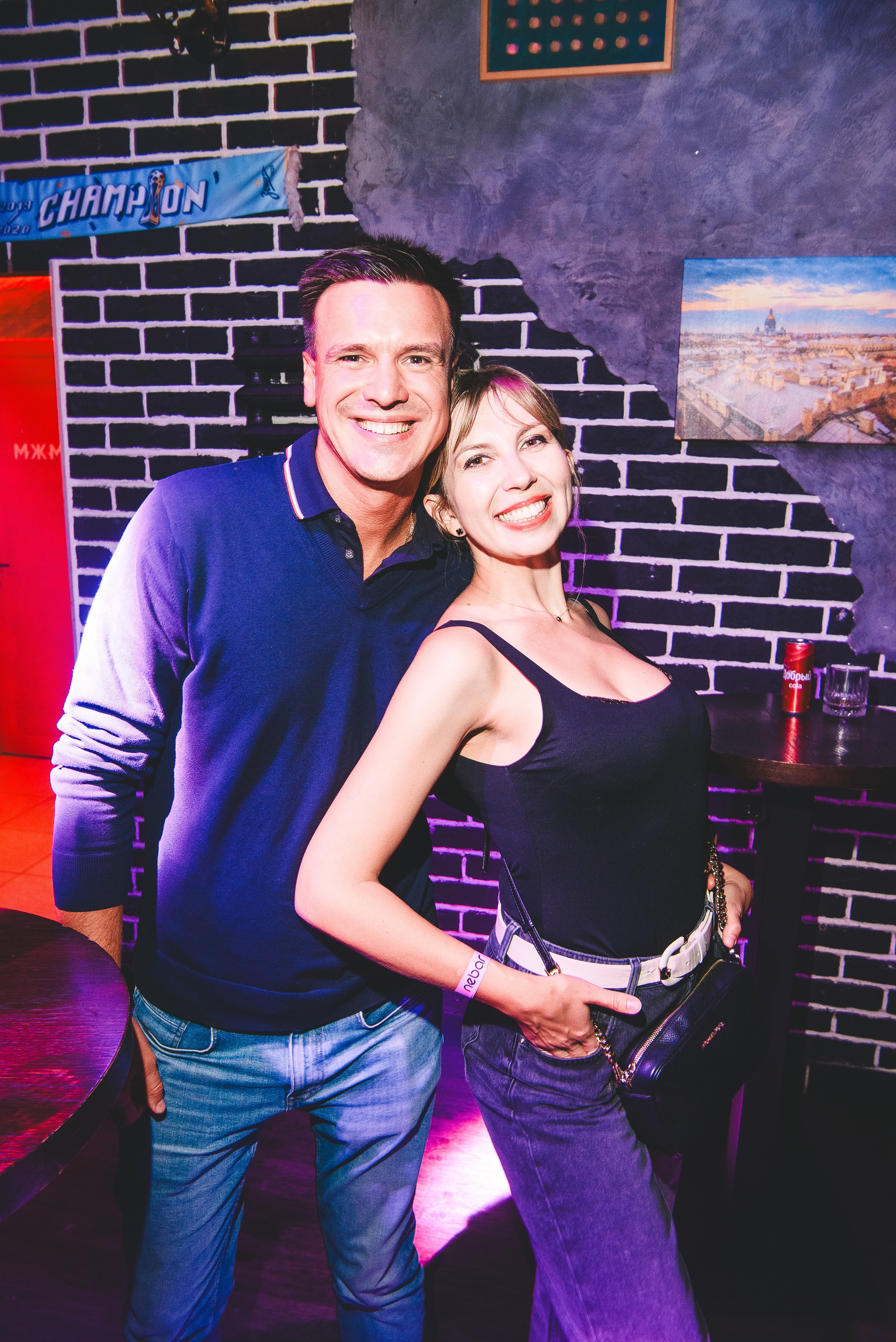 Фотоотчёты о вечеринках для НеБар Волгоград. Или стиль «пьяный фотограф». Фотограф в Волгограде и Волжском Александр Горбань