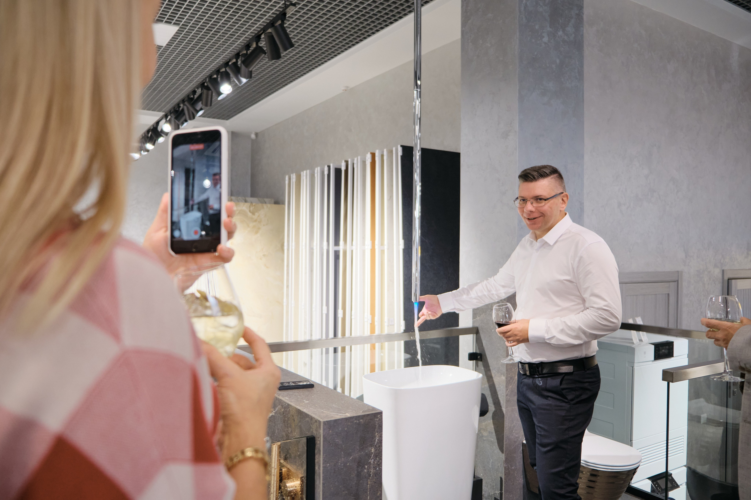 Открытие салона 100 градусов. Антон Ив