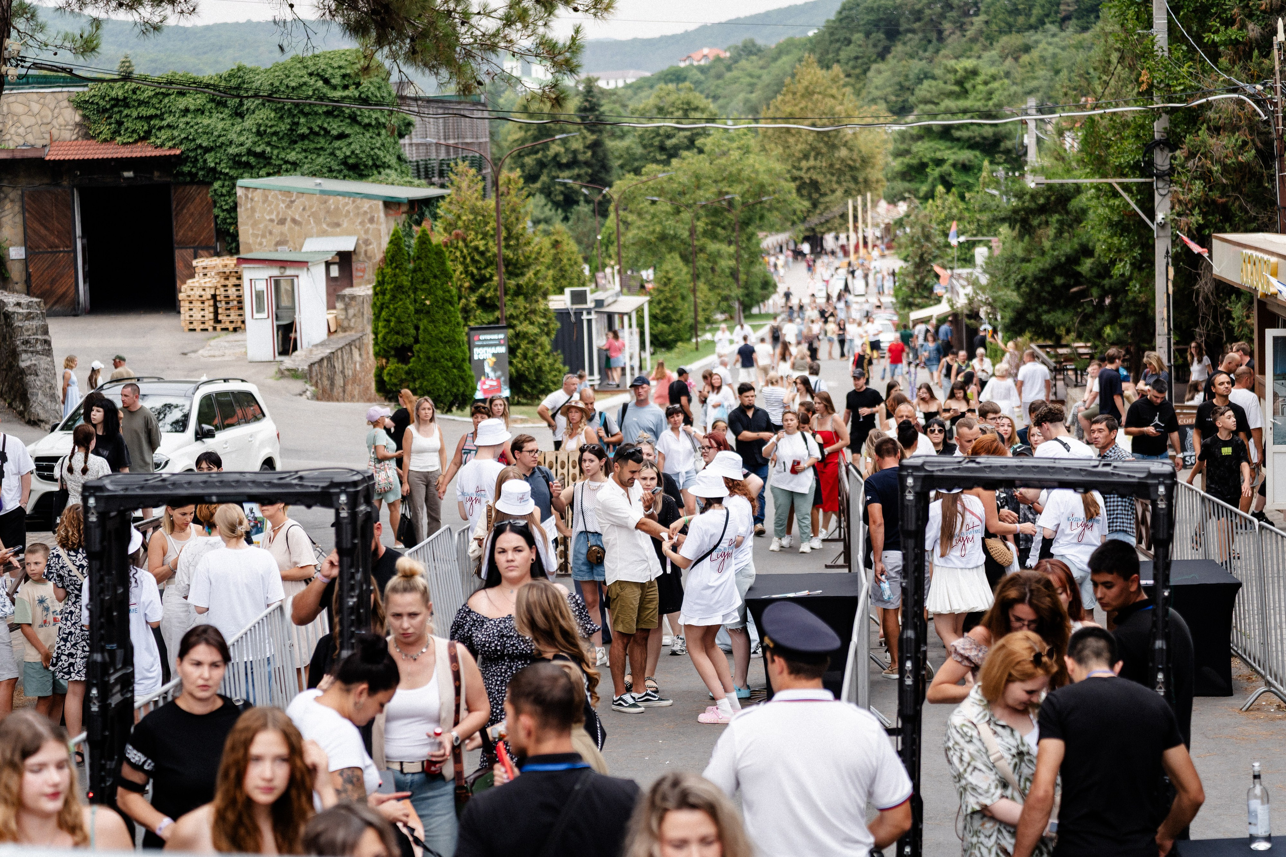 Лёша Свик • Банд’Эрос • Олег Майами • Filatov & Karas. Свадебный и репортажный, фуд фотограф в Новороссийске Евгений Александриди