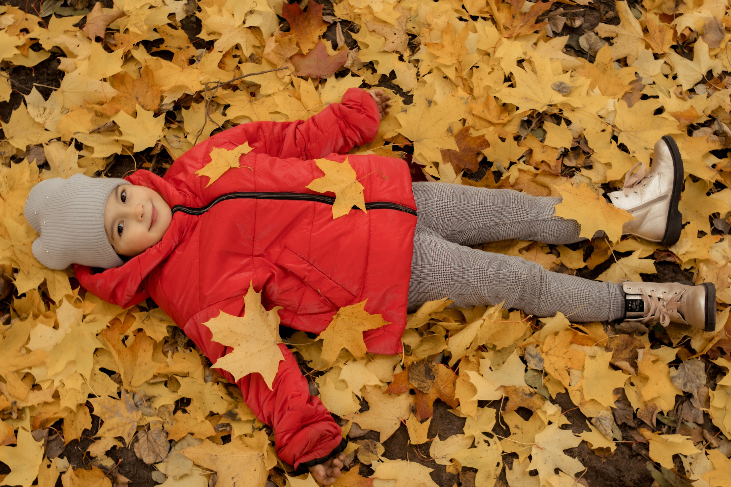 Вероника и Полина в парке им. О. Степанова октябрь 2021. Фотограф в Серпухове Наталья Руденко