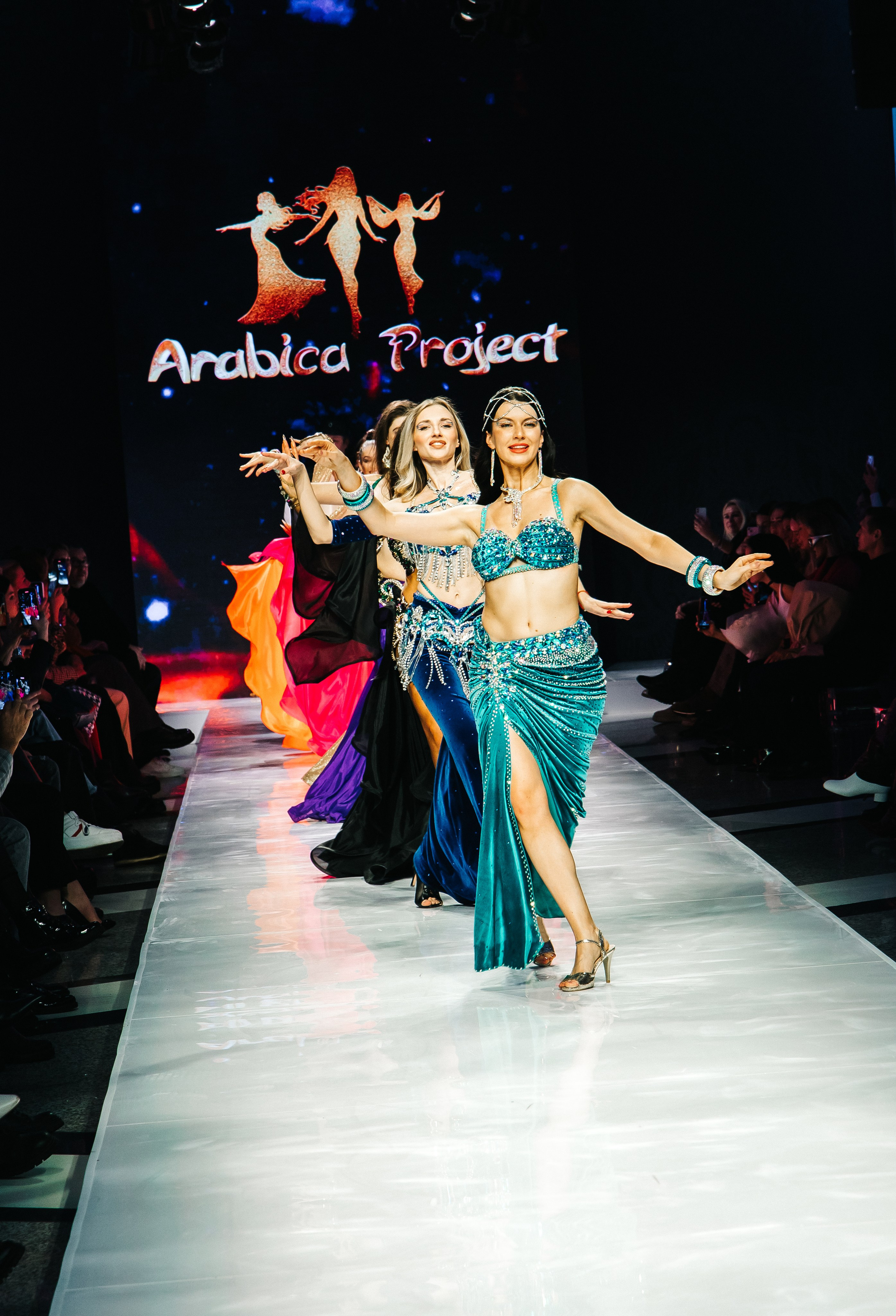 Неделя моды в галерее модные сезоны. Репортажный фотограф Катерина Гилс Москва