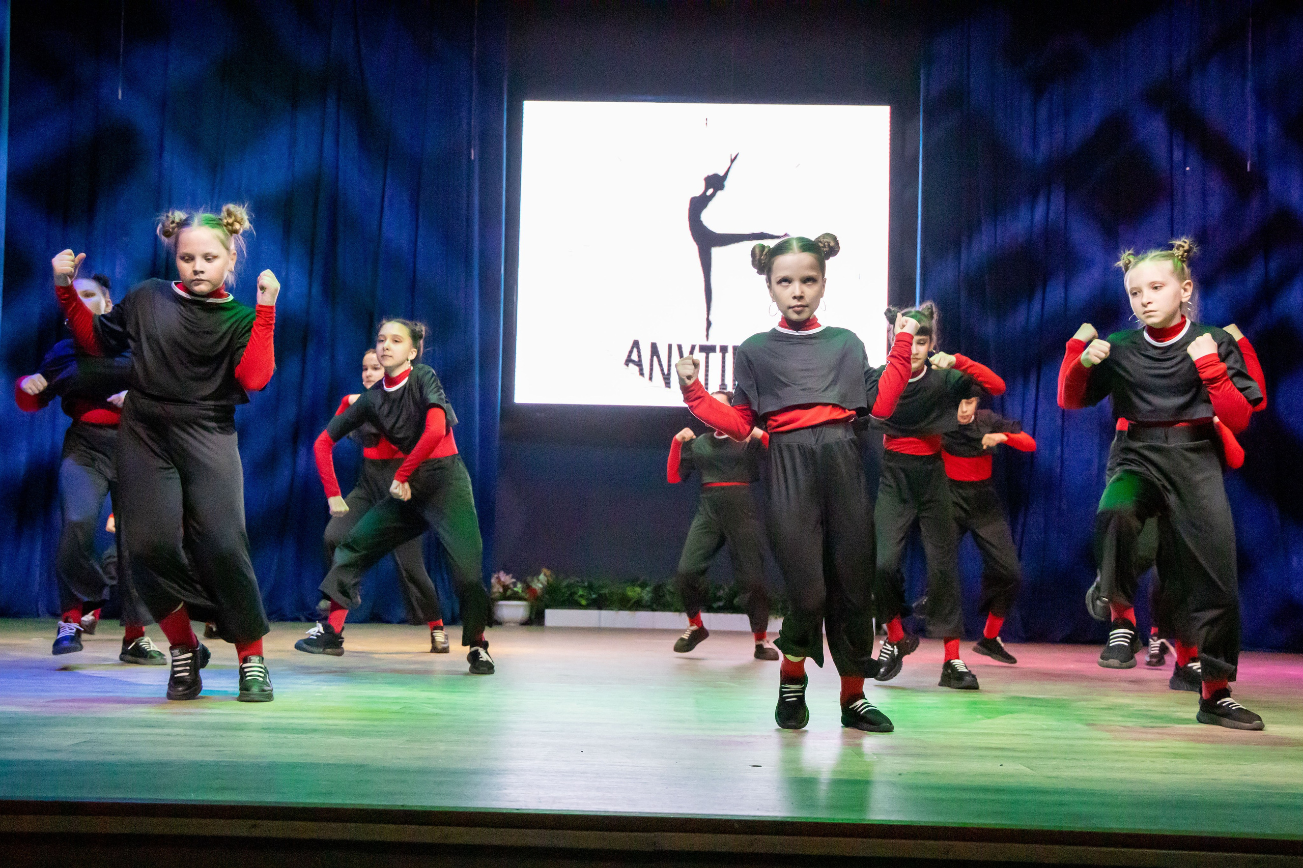 Танцевальное выступление. Свадебный фотограф в городе Подольск МО и Москва Крылова Ирина