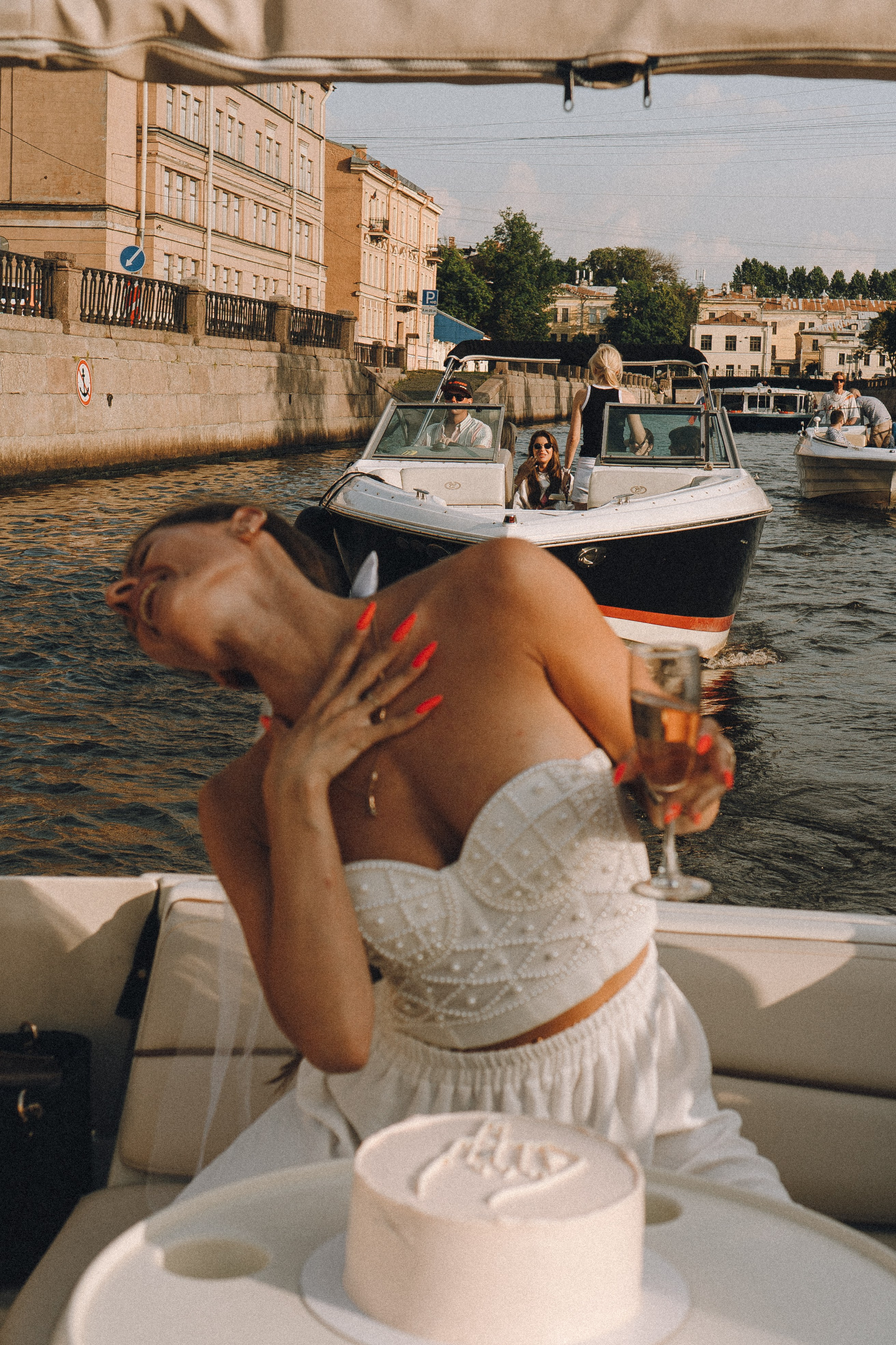 ДЕВИЧНИК НА КАТЕРЕ. Профессиональный фотограф, Санкт-Петербург — Виктория Богомолова