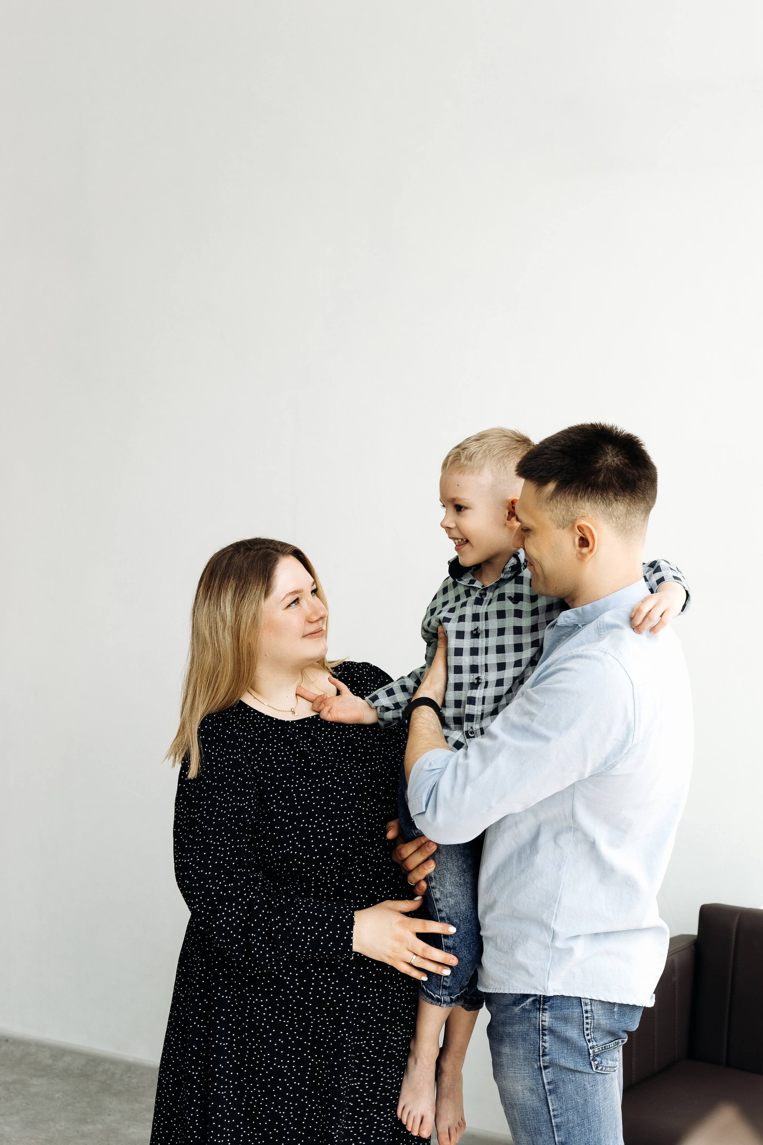 Вдвоём хорошо, но втроём. Моменты и истории о вас настоящих