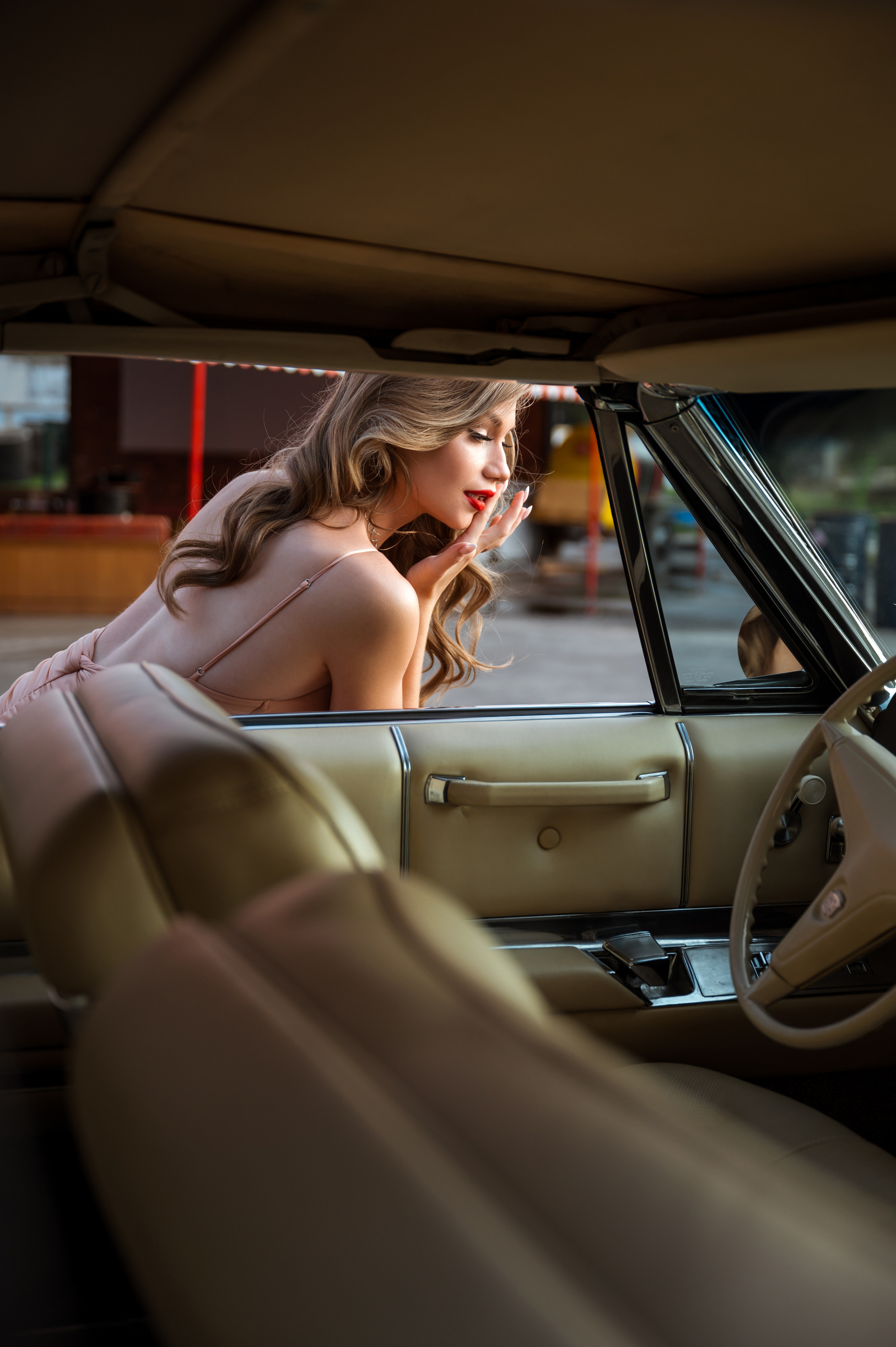 Кадиллак и свадьба без белого платья. Свадебный и портретный фотограф в Белгороде Олеся Гавшина