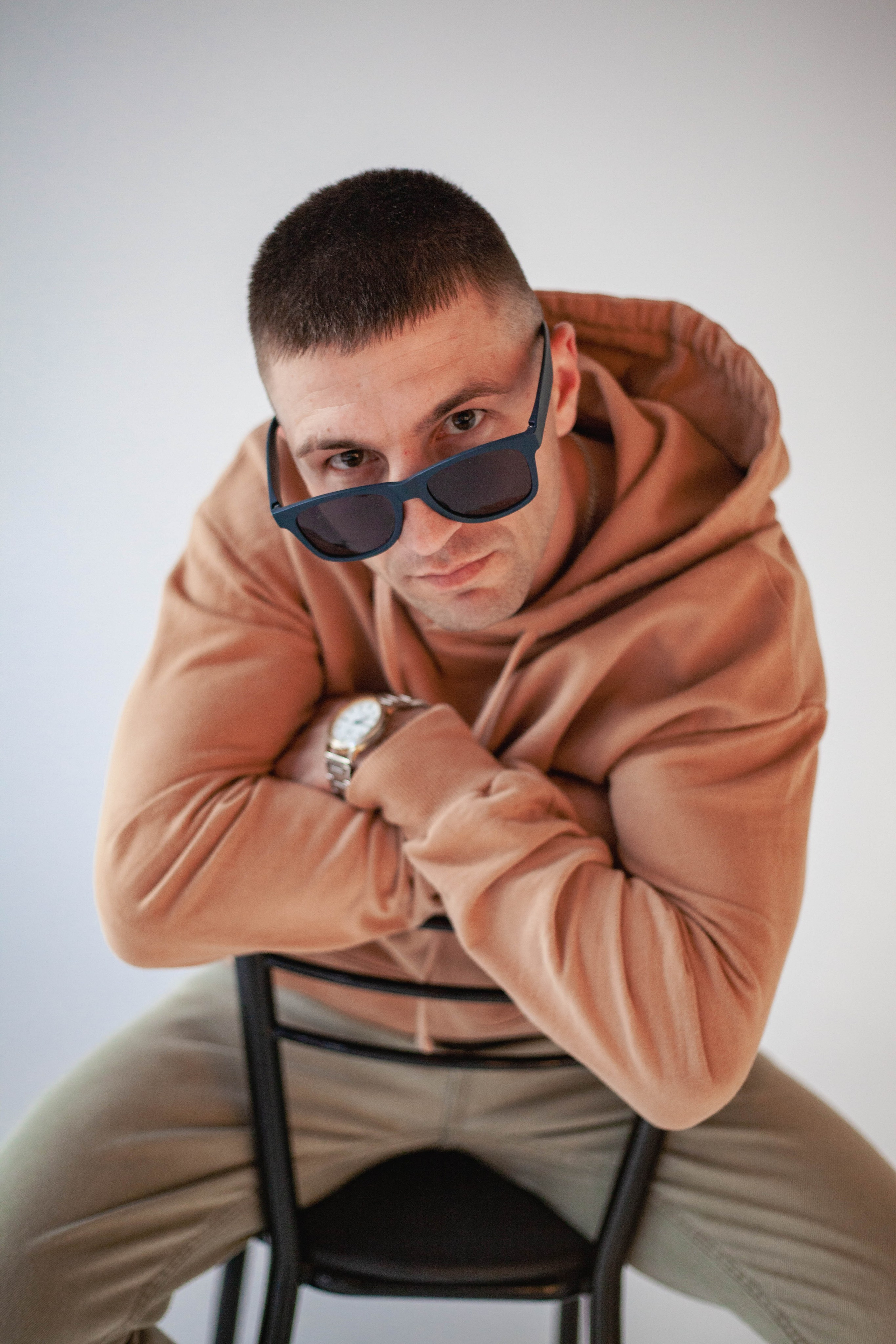 Студия. Уличный фотограф Города N