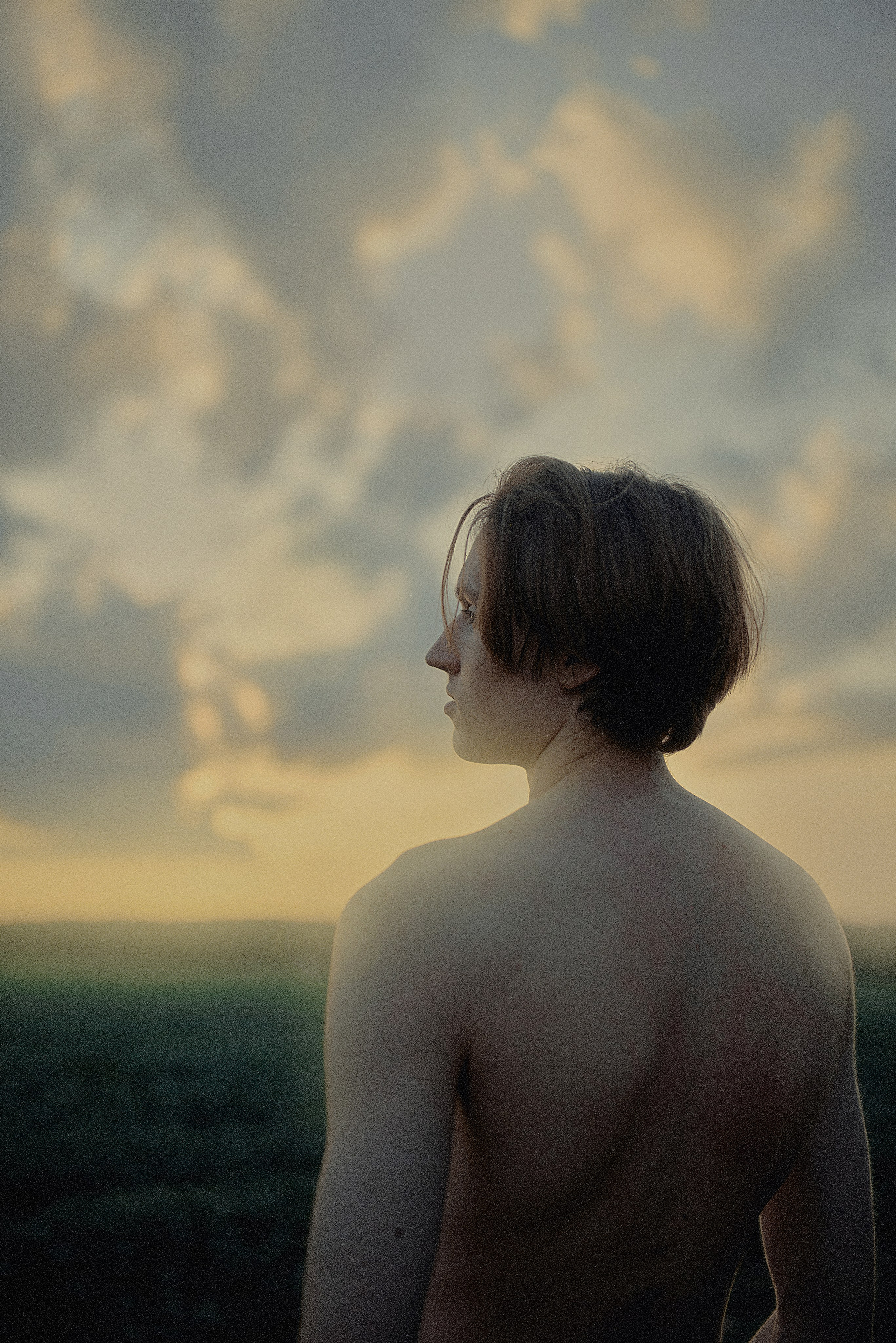 Игорь в гороховом поле. Антон Арнольд | Фотограф Минск