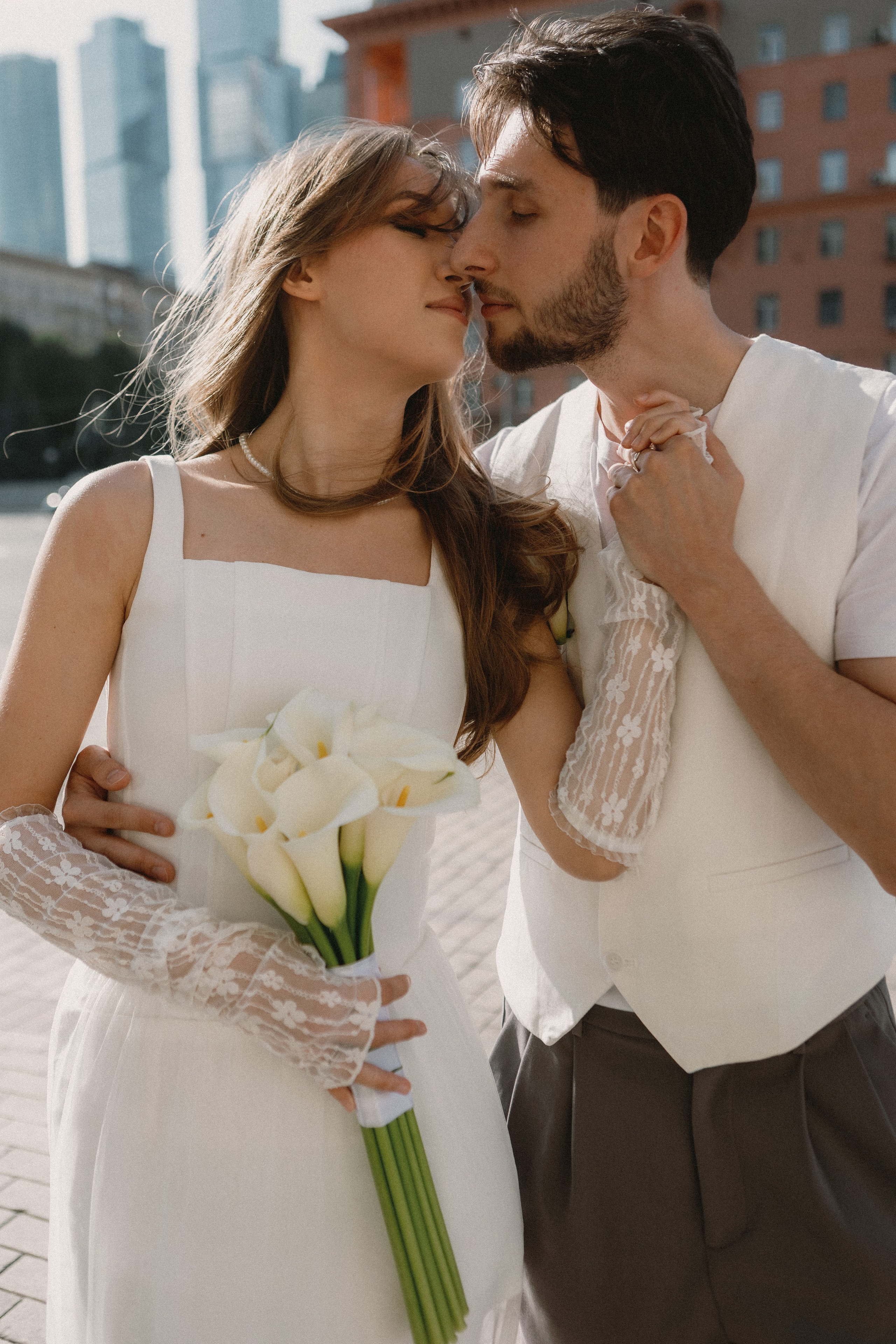 свадебная фотосессия, фотопрогулка, фотосессия для пары, фотограф на свадьбу, фотограф в ЗАГС, свадебный фотограф Москва, фотосессия в городе, фотосессия для влюбленных, фотосессия жениха и невесты, идеи для свадебной фотосессии, фотосессия на Кутузовском проспекте