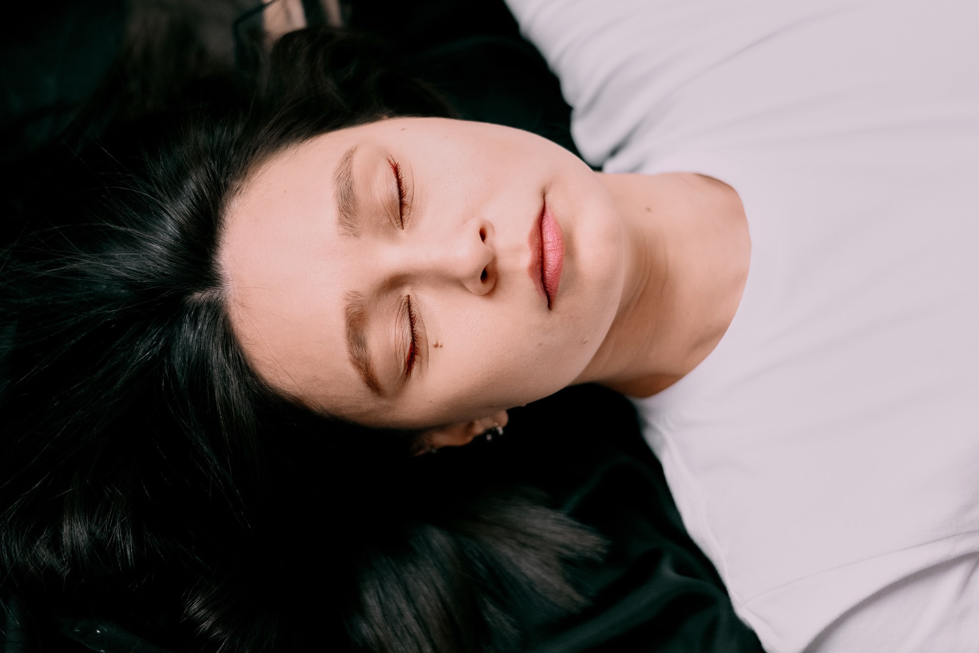 Женский портрет в Тюмени: Диана в студии Fineart | Фотограф Дарья Мустафина. Портретный фотограф Тюмень Дарья Мустафина