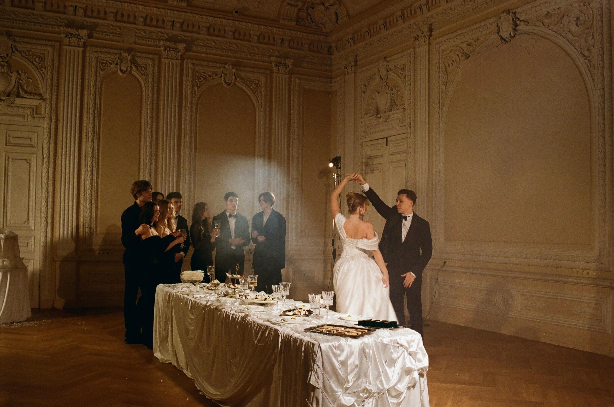 Особняк. Фотограф, который снимает любовь в Санкт-Петербурге