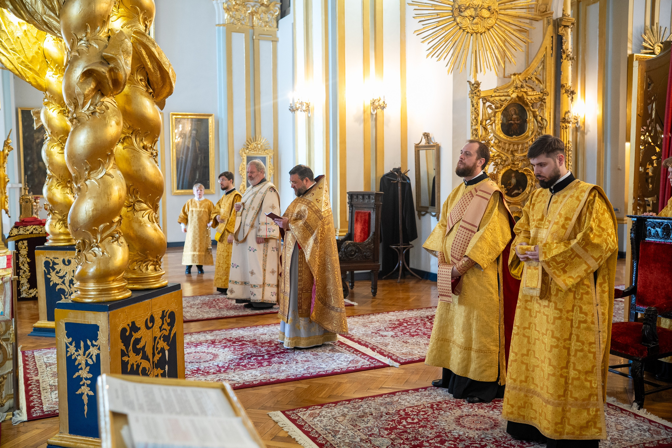 Неделя 3-я по Пятидесятнице. Всех святых Санкт-Петербургской митрополии. Свт. Ионы, митр. Московского и всея Руси, чудотворца. НИКОЛО-БОГОЯВЛЕНСКИЙ МОРСКОЙ СОБОР