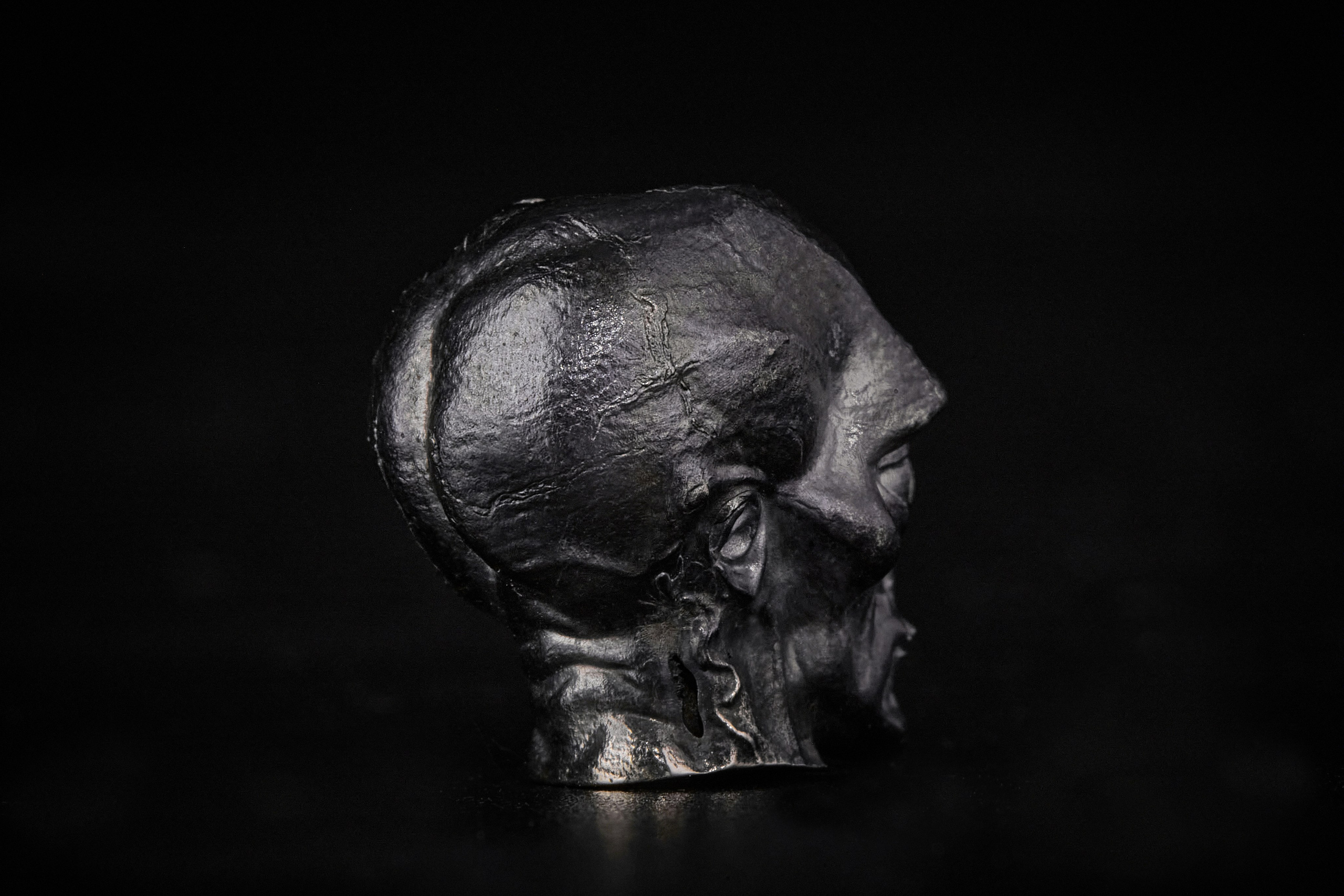 Мужская бижутерия на чёрном фоне. Фотограф Яковлев Роман — Красноярск