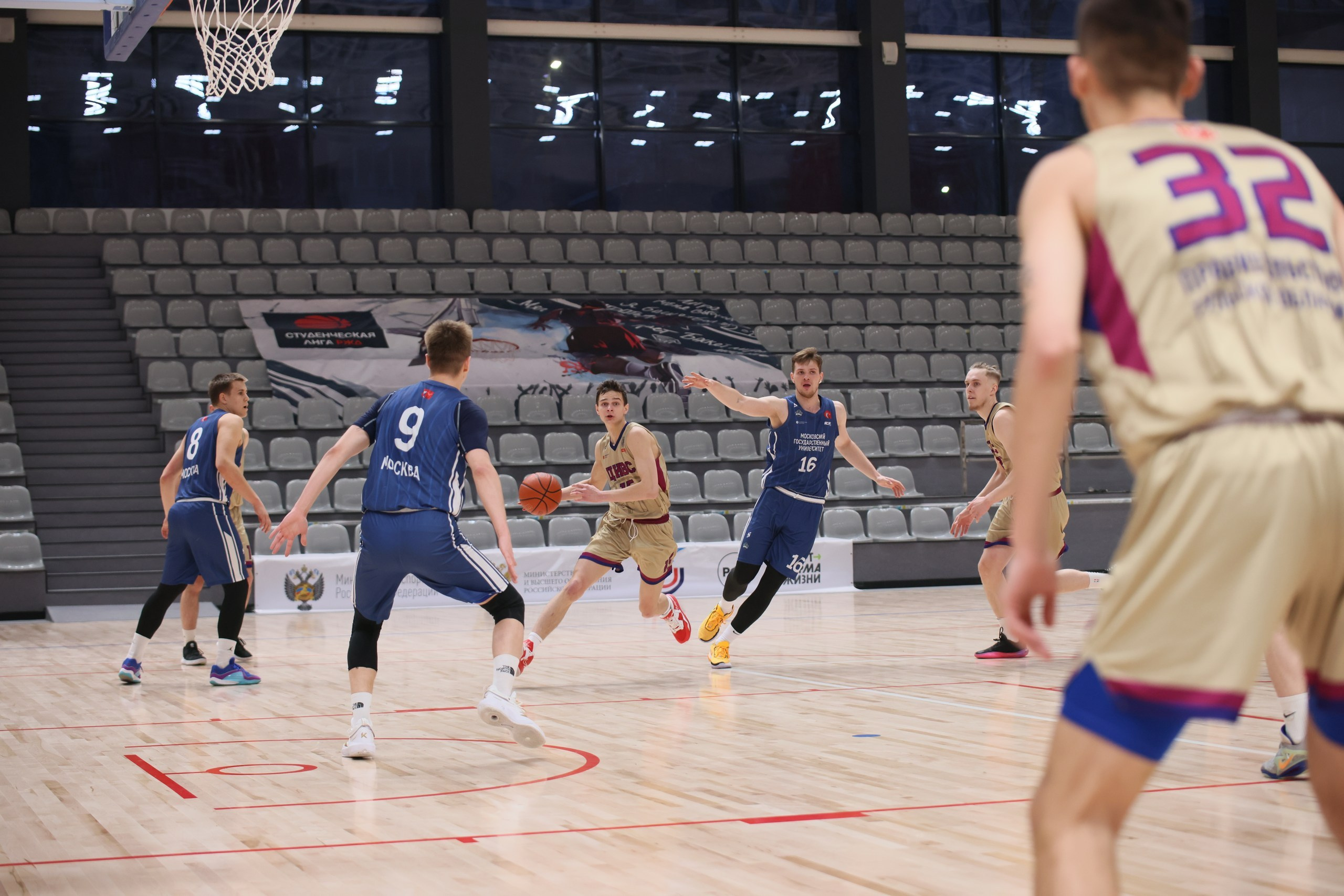 Баскетбол ТулГу VS МГУ. Фотограф в Туле Крупский АнДРей. Фотостудия «КАДР71» в Туле