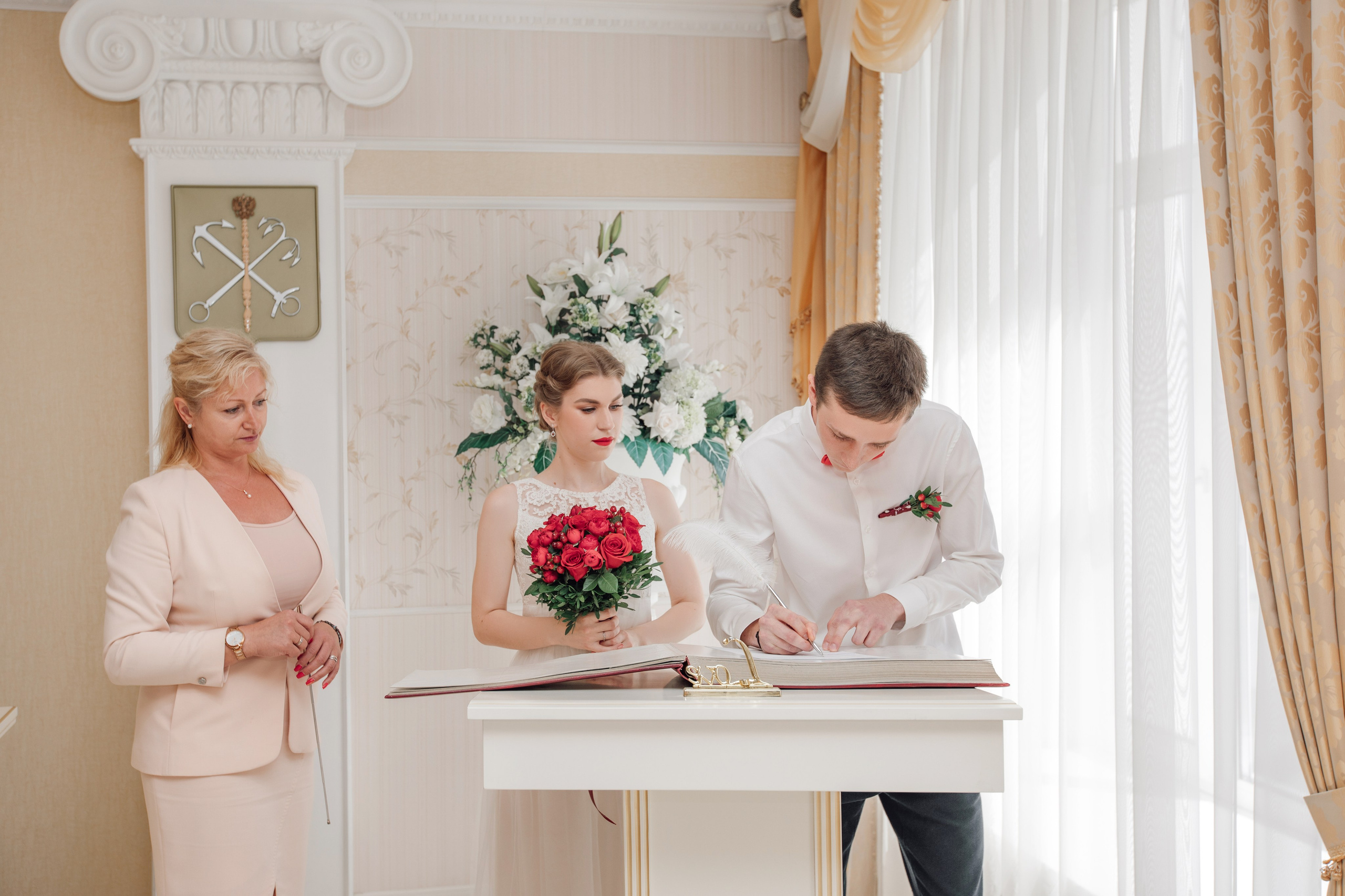 Александра и Артем. Свадьба в двух образах. Свадебный и семейный фотограф в Санкт-Петербурге и Сестрорецке