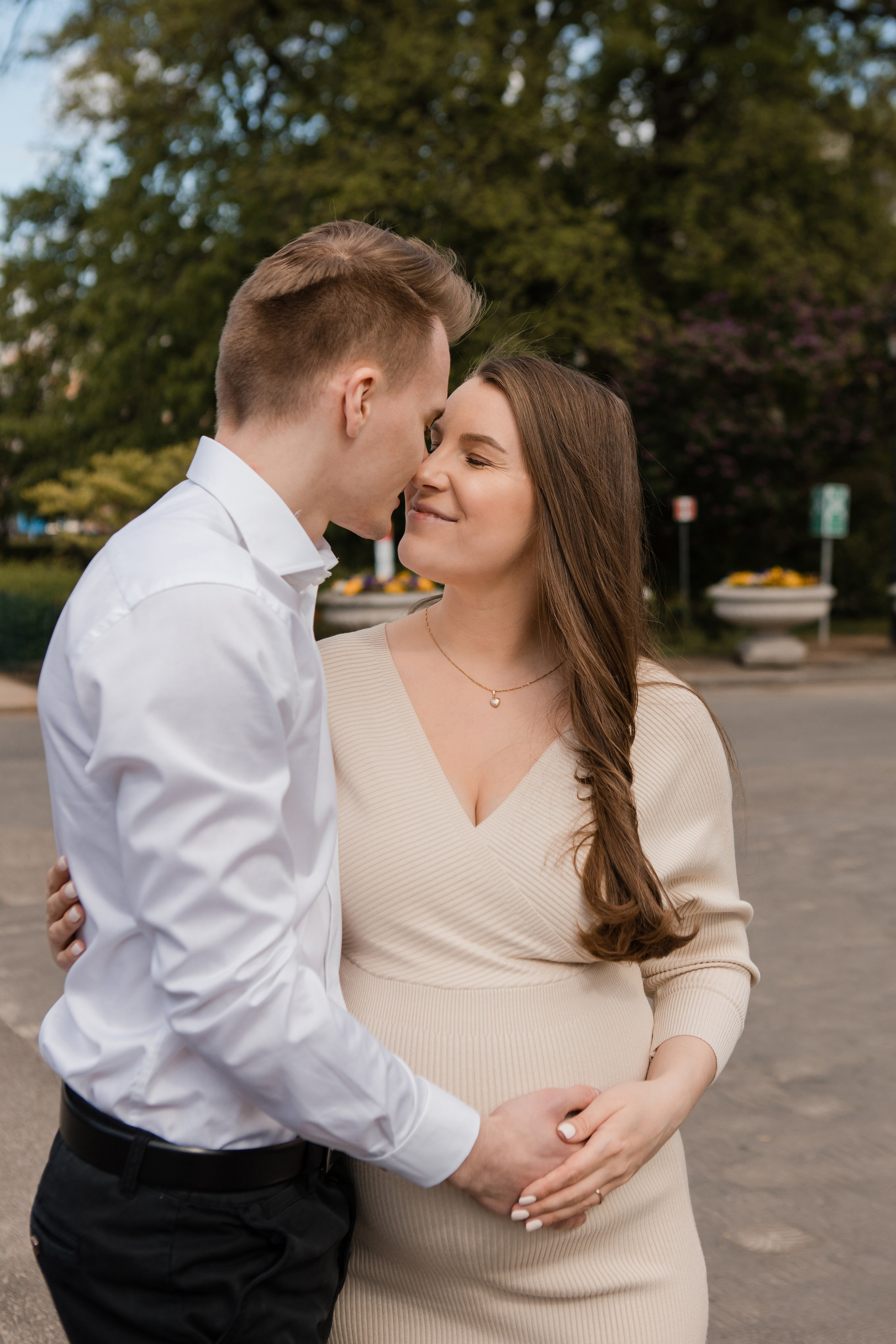 Семейная фотосессия Андрея и Марии. Видеосъемка и фотосъемка свадеб. Фотограф и оператор на свадьбу. Видеосъемка подкастов, собственная видео-фотостудии. Предметная фотосъемка