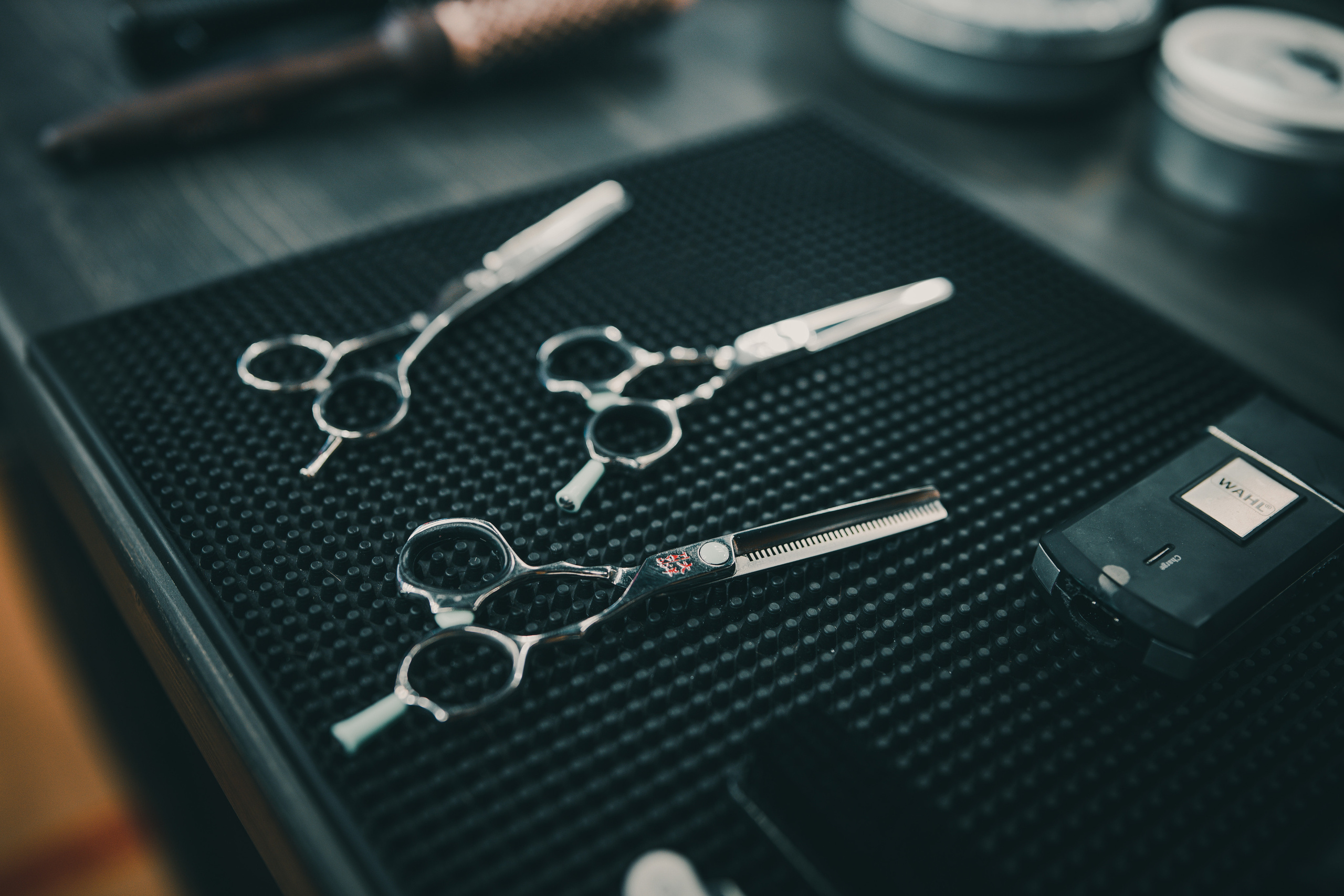 Интерьер барбершопа + предметная съёмка | OldBoy. Репортажный фотограф Семён Борисов | Москва