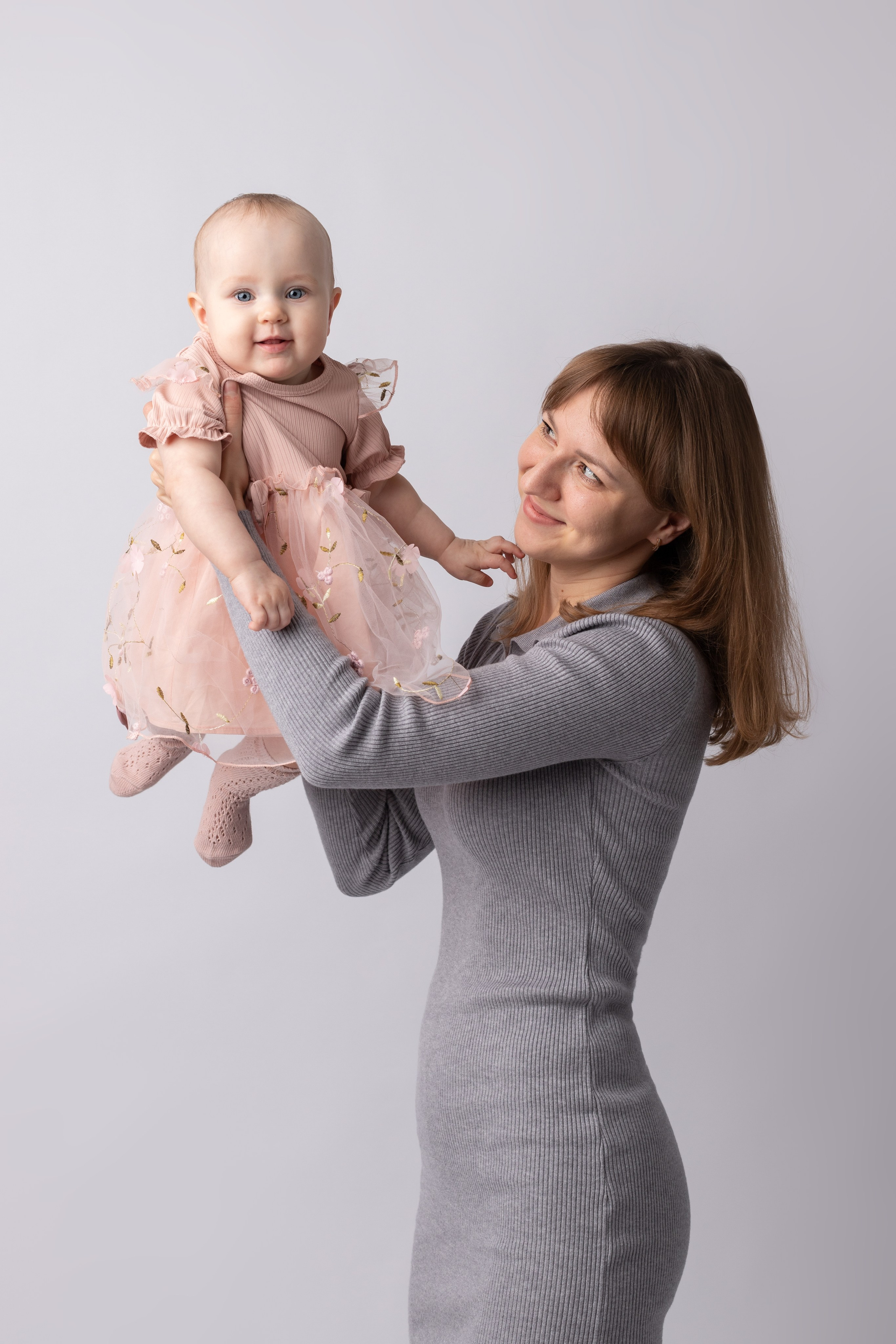 Кира «Первый тортик». Фотограф новорожденных в г. Оренбурге Екатерина Козлова