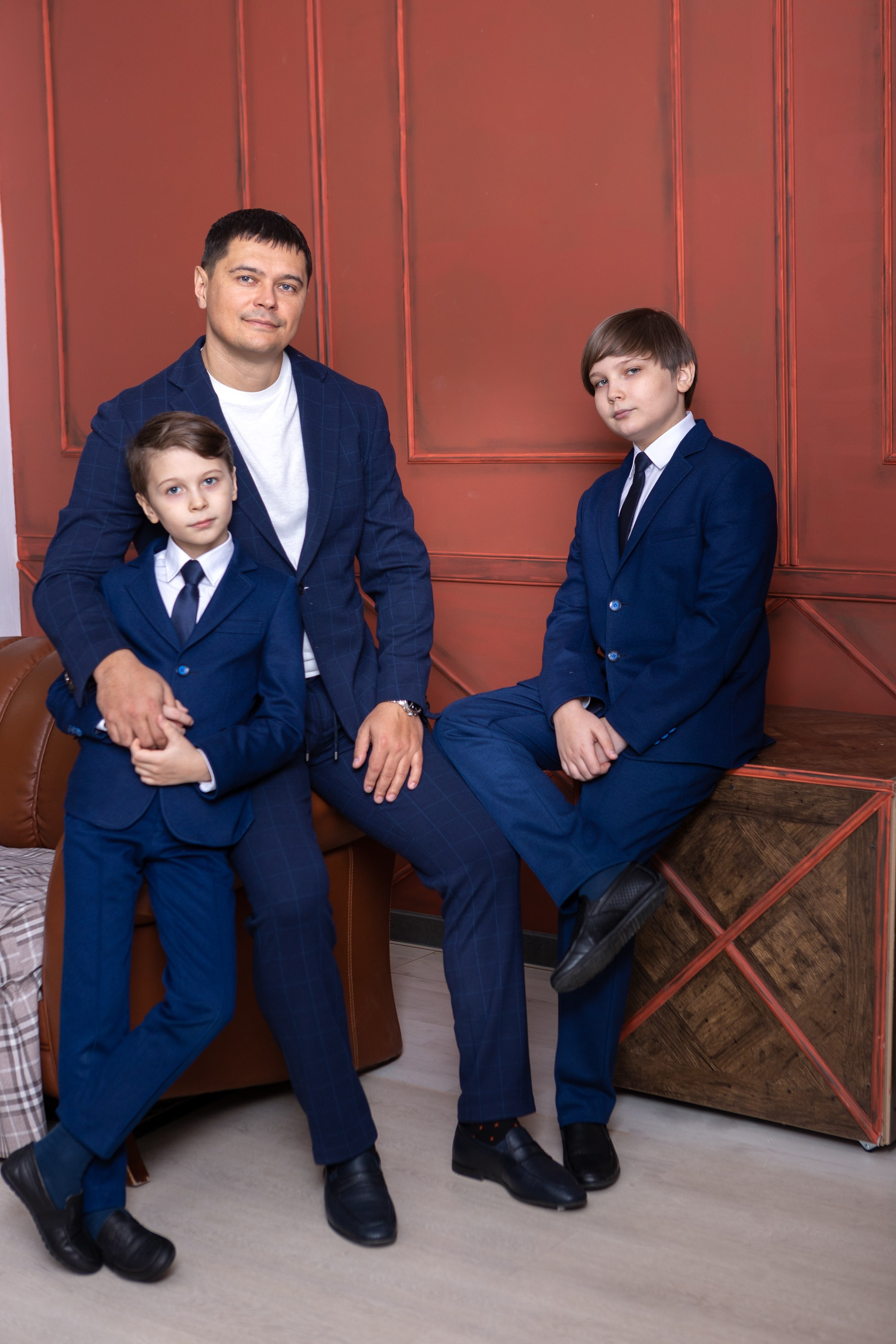 Семейная фотосессия в студии. Фотограф в Оренбурге. Профессиональный фотограф