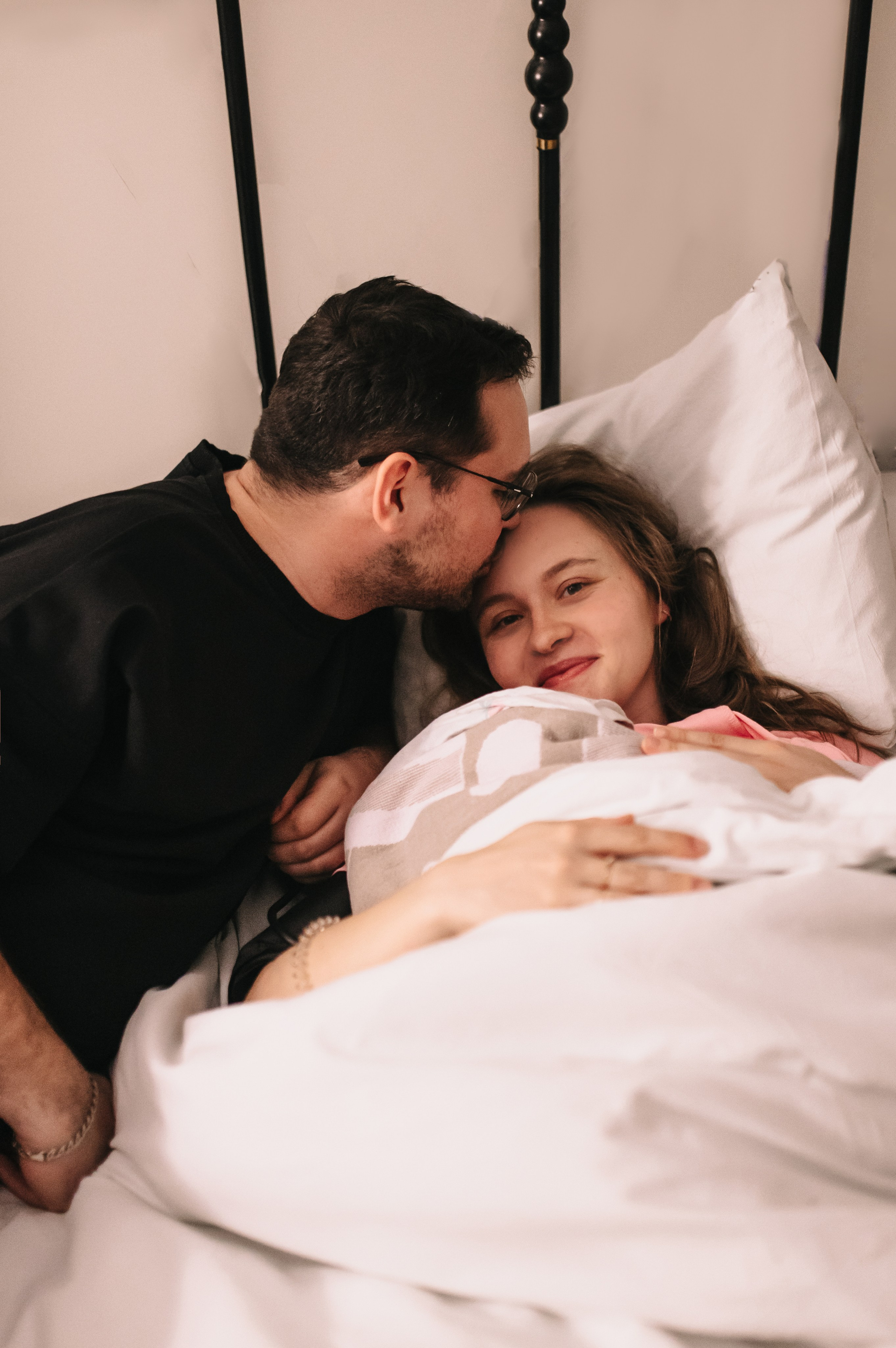 Фото родов. Алена Братчук семейный фотограф. Фотограф-видеограф на роды, таинства крещения