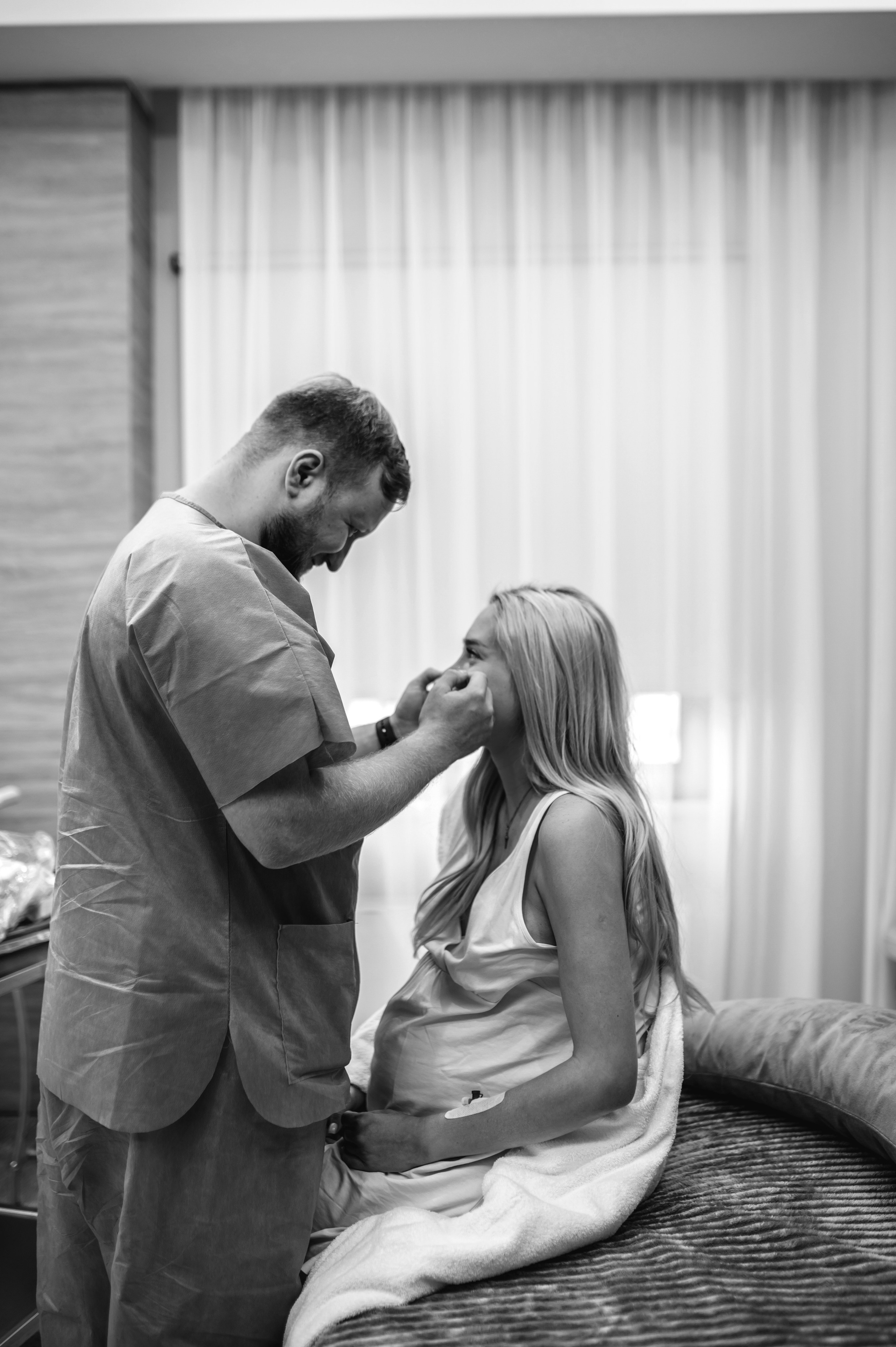 Фото родов. Алена Братчук семейный фотограф. Фотограф-видеограф на роды, таинства крещения