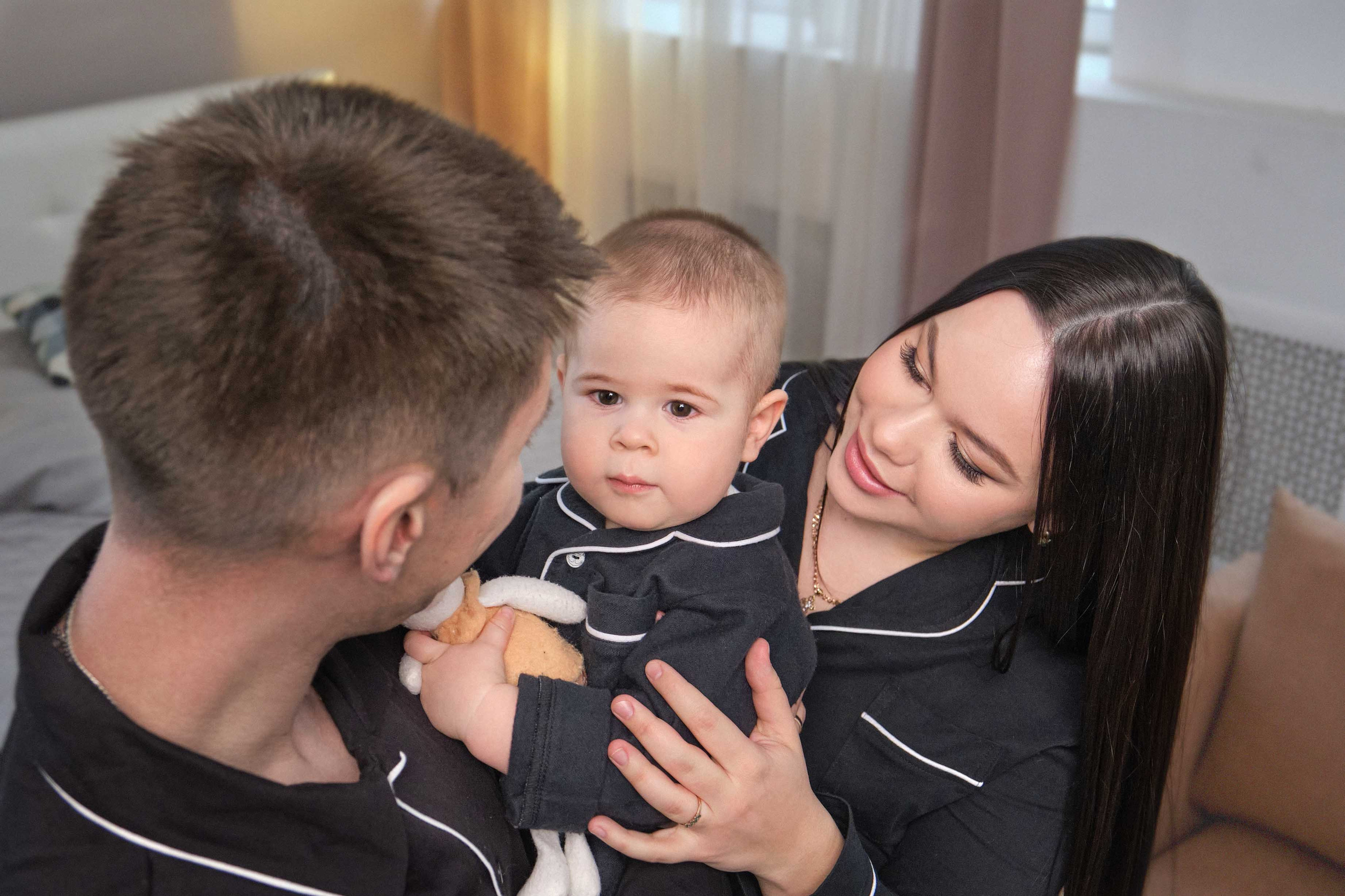 Семейная фотосессия в чёрном