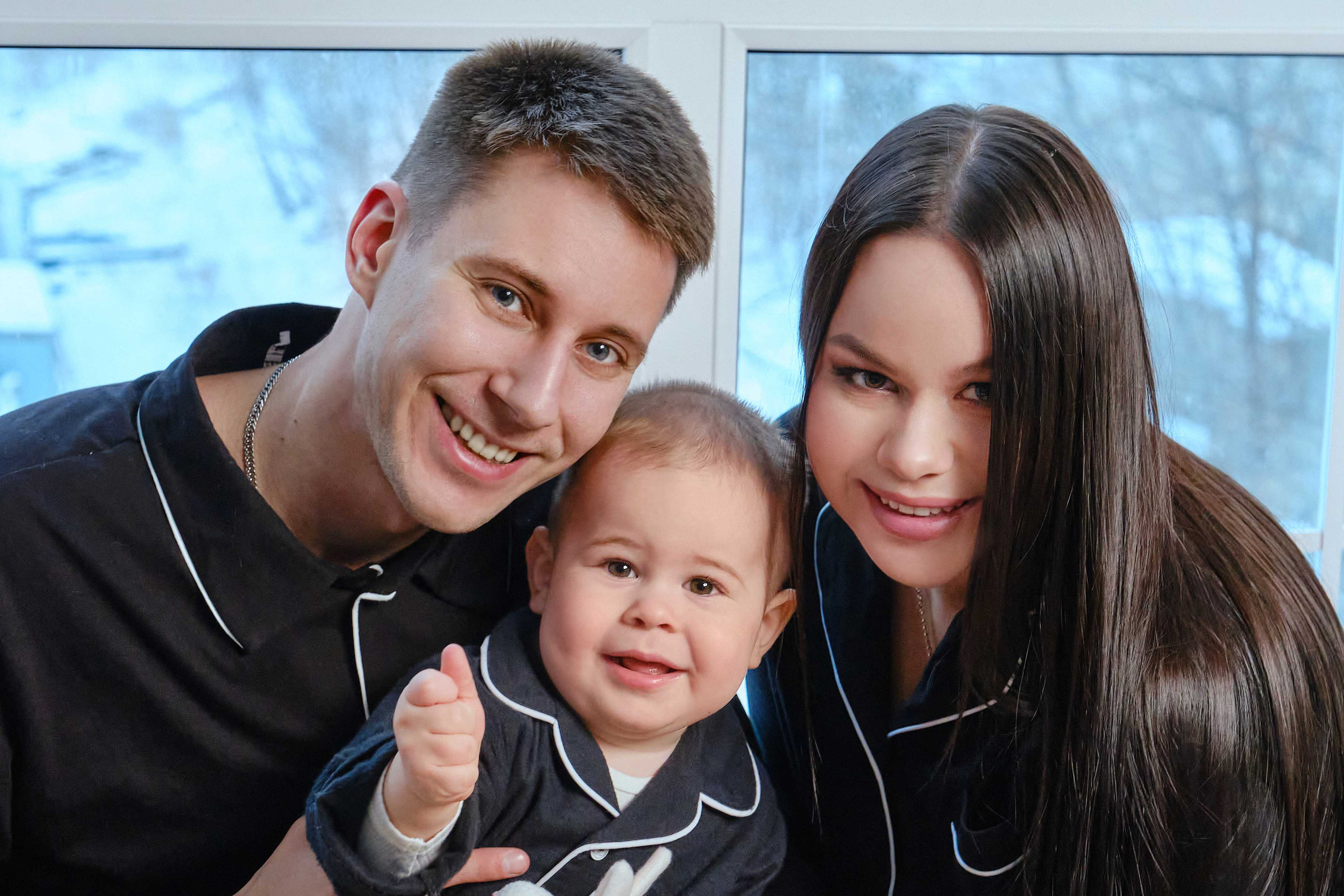 Семейная фотосессия в чёрном